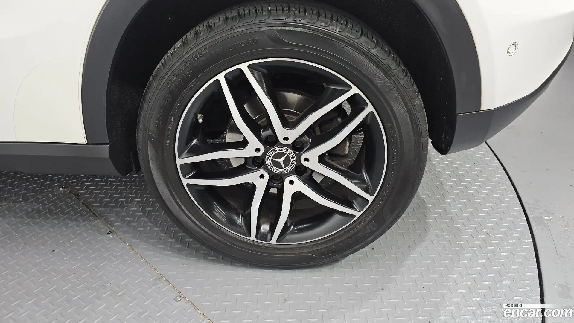 GLA-Class Mercedes-Benz 2019.5-OUTER-031