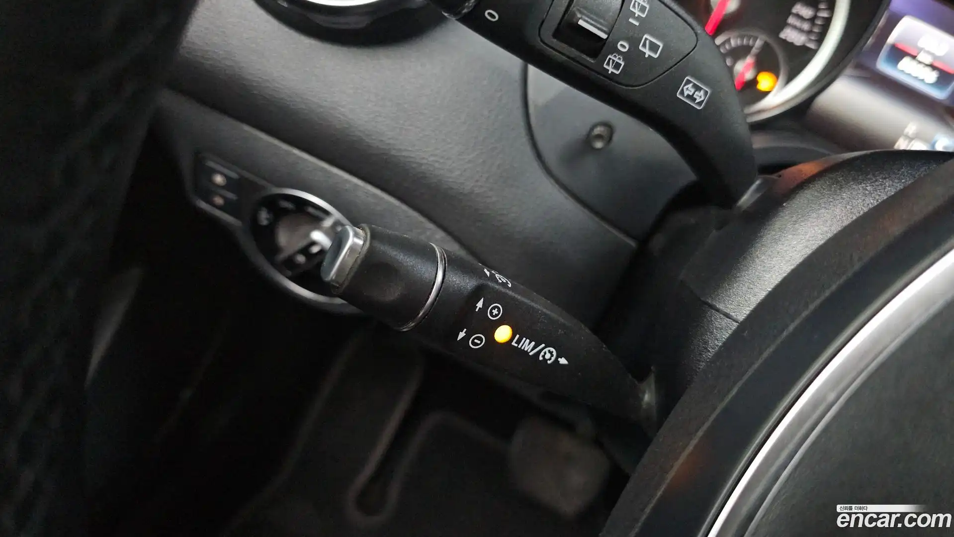 GLA-Class Mercedes-Benz 2019.5-OPTION-042