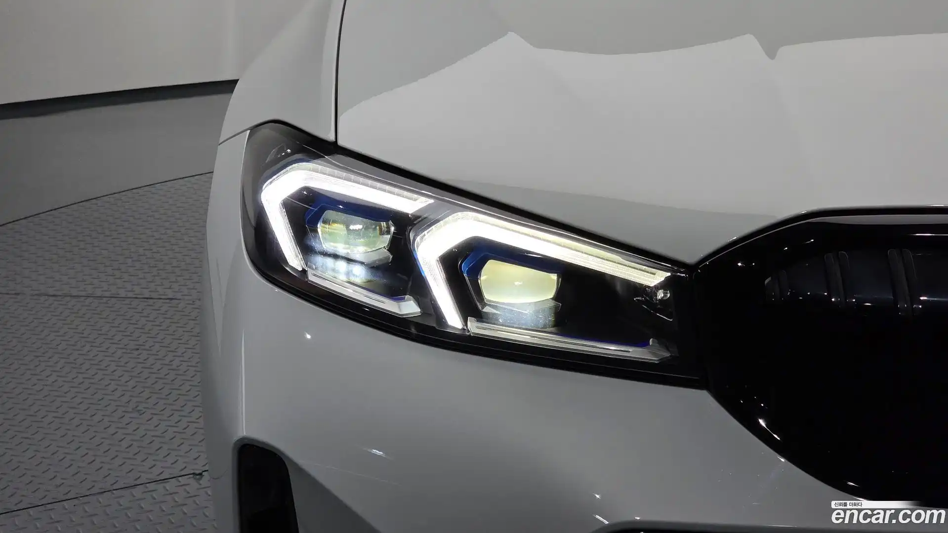 3-Series BMW 2023.8-OUTER-032