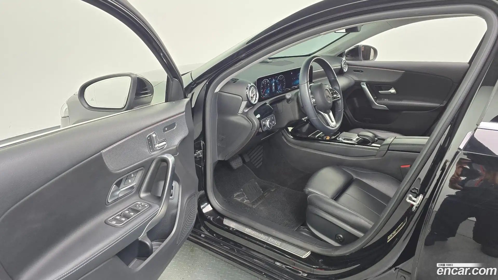 A-Class Mercedes-Benz 2020.1-INNER-010