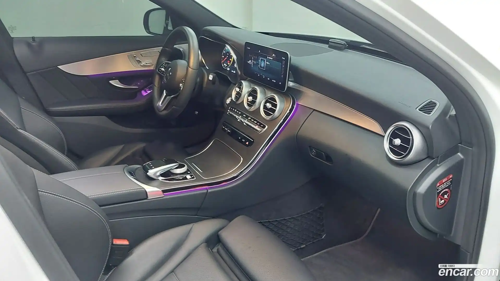 C-Class Mercedes-Benz 2021.4-OPTION-017