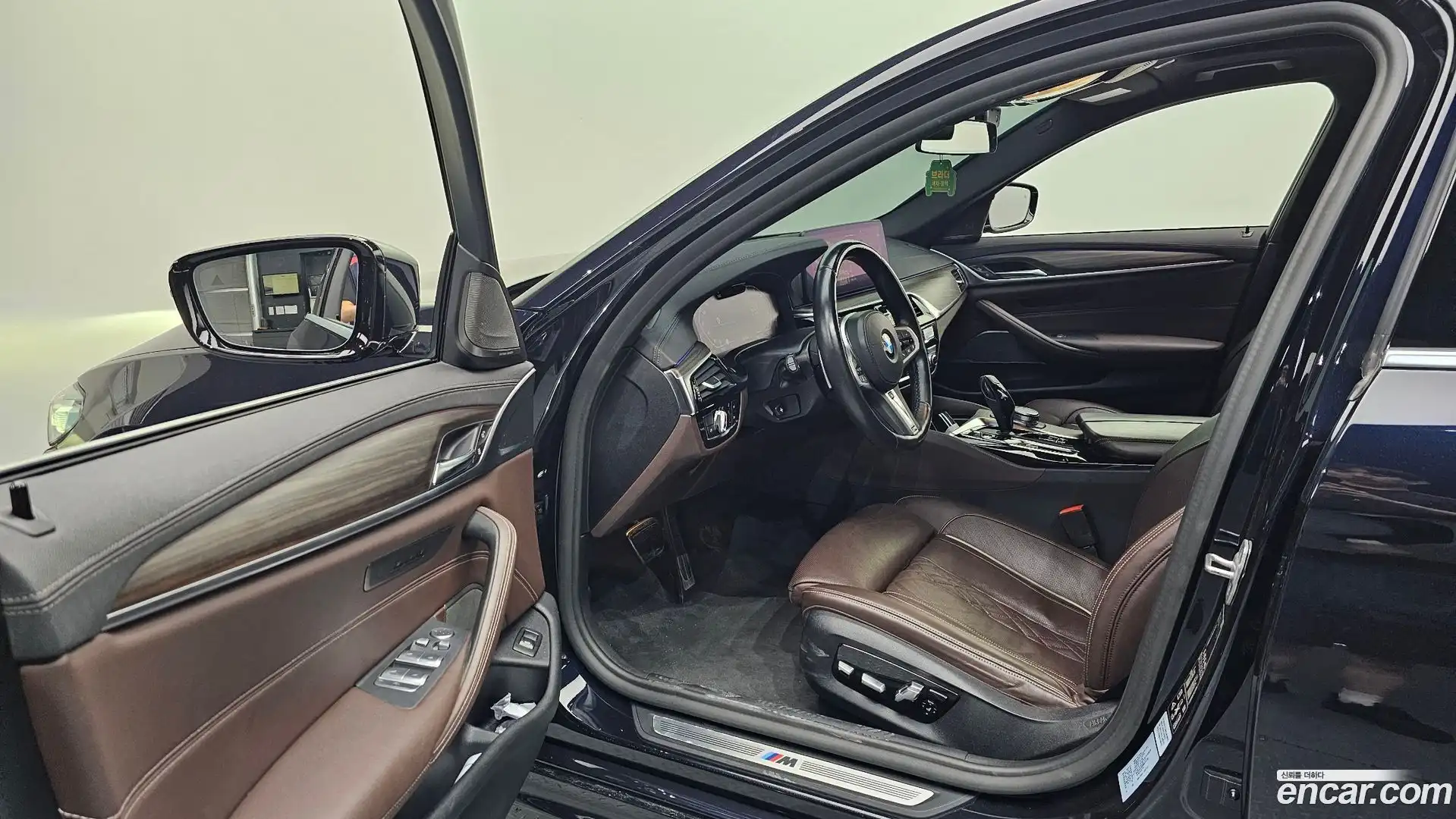 5-Series BMW 2021.3-INNER-010