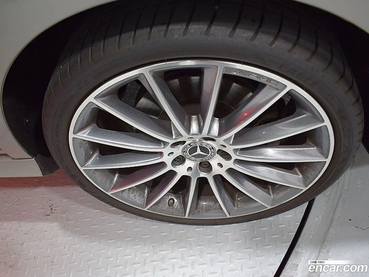 E-Class Mercedes-Benz 2022.5-OPTION-023