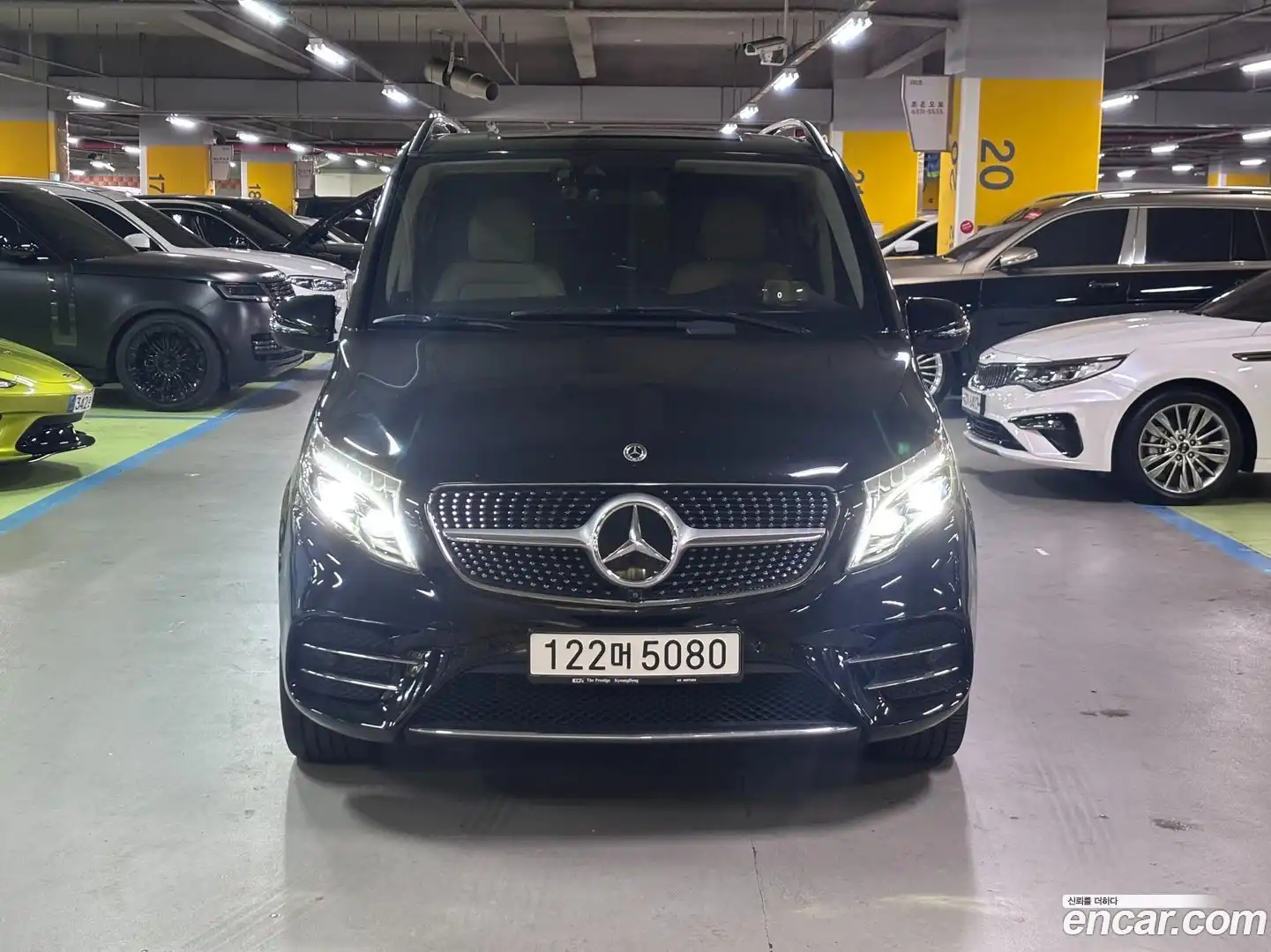 V-Class Mercedes-Benz 2022.9-OUTER-002