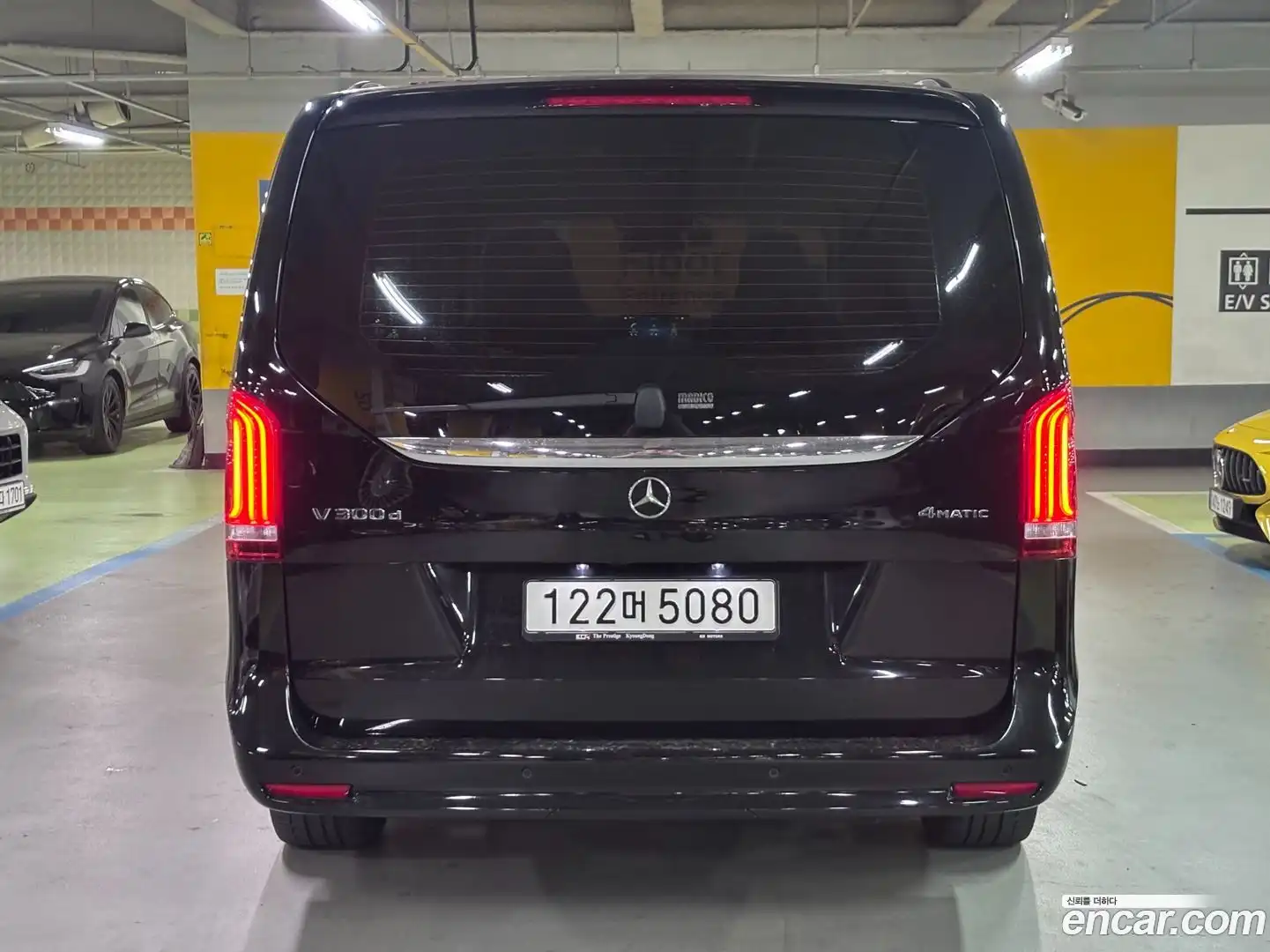 V-Class Mercedes-Benz 2022.9-OUTER-003