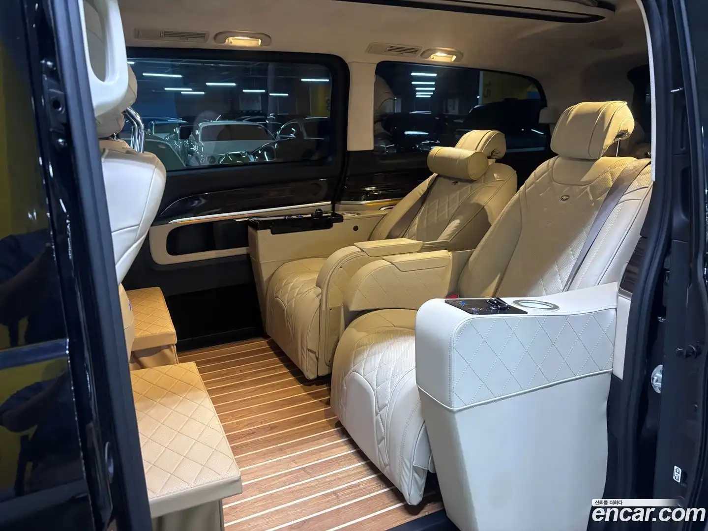 V-Class Mercedes-Benz 2022.9-INNER-007