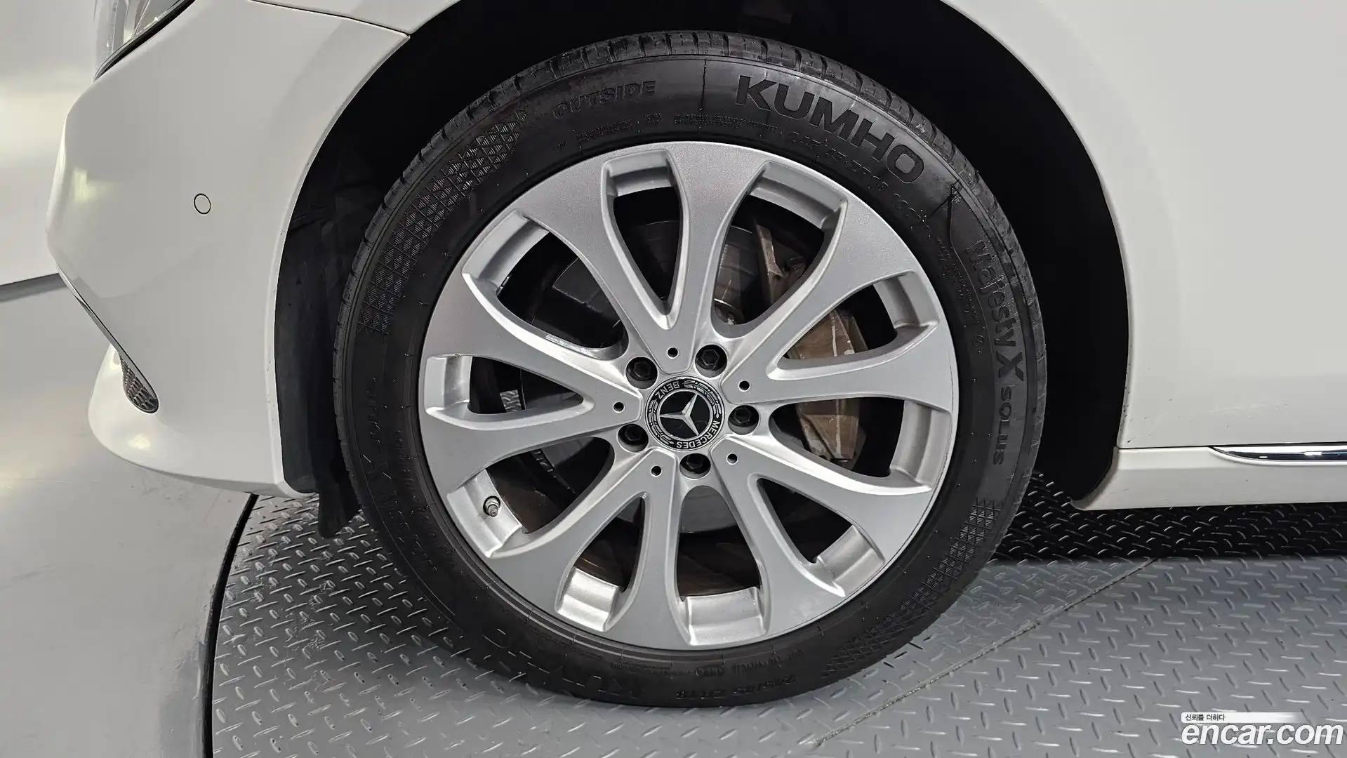E-Class Mercedes-Benz 2018.4-OUTER-005