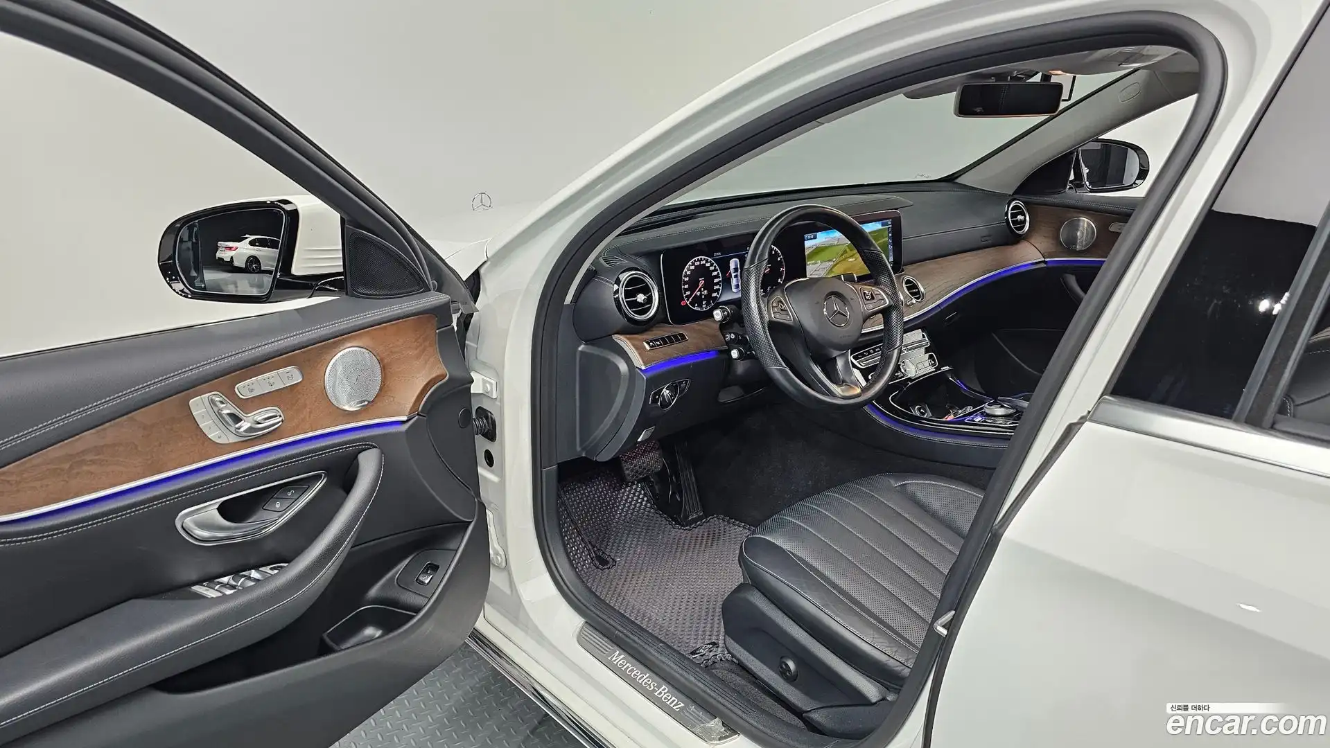 E-Class Mercedes-Benz 2018.4-INNER-010