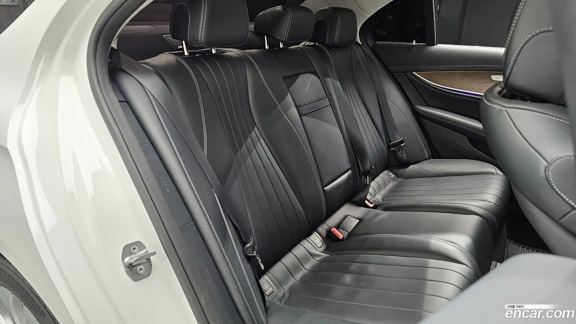 E-Class Mercedes-Benz 2018.4-OPTION-015
