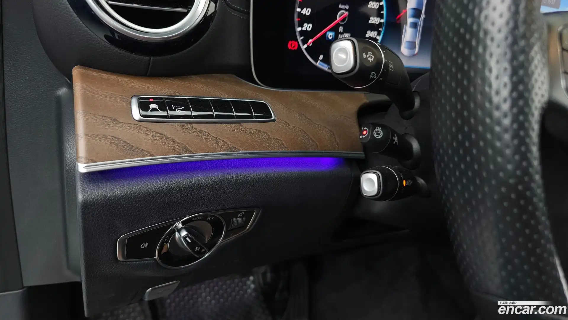 E-Class Mercedes-Benz 2018.4-OPTION-019