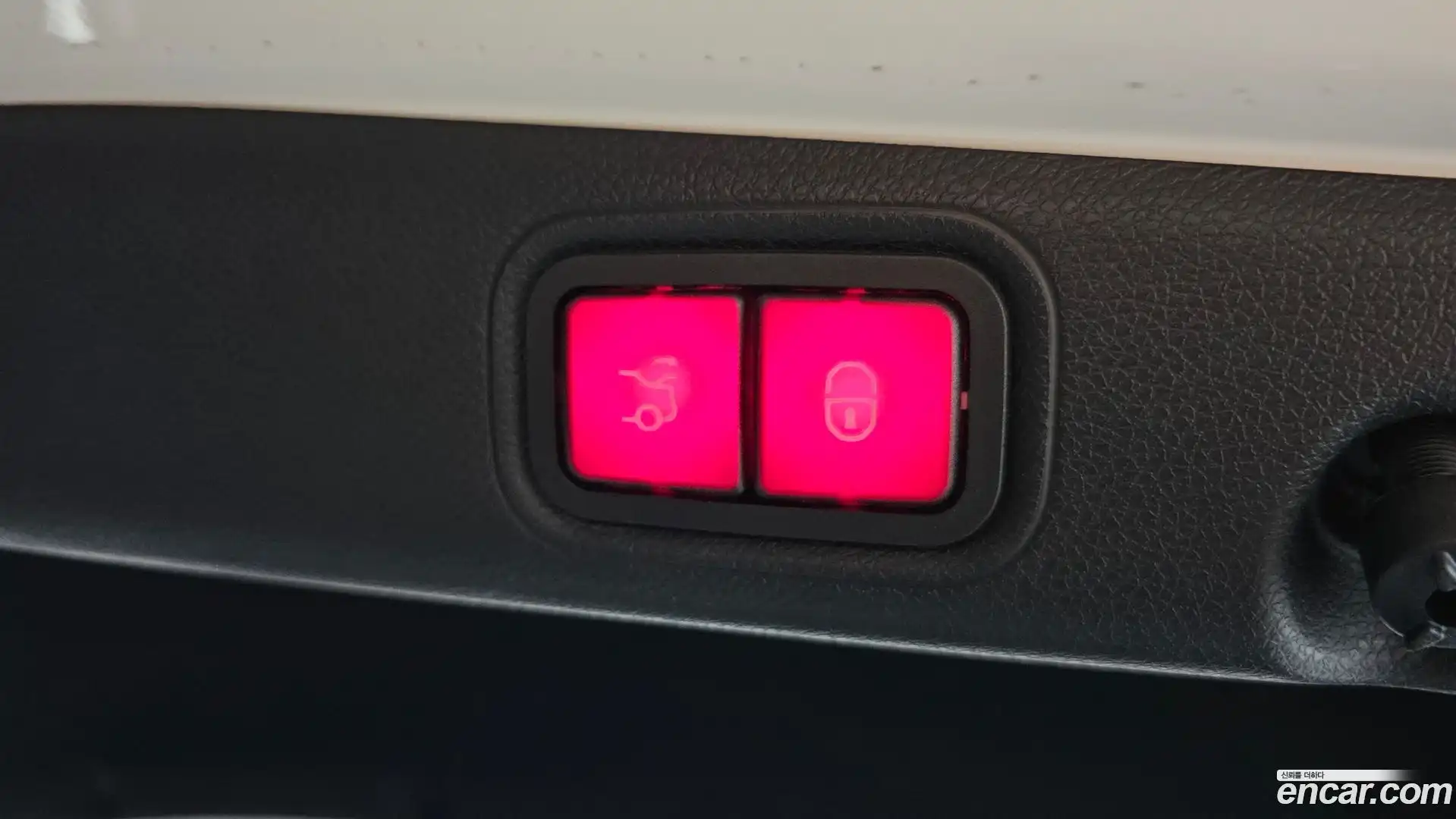 E-Class Mercedes-Benz 2018.4-OPTION-042