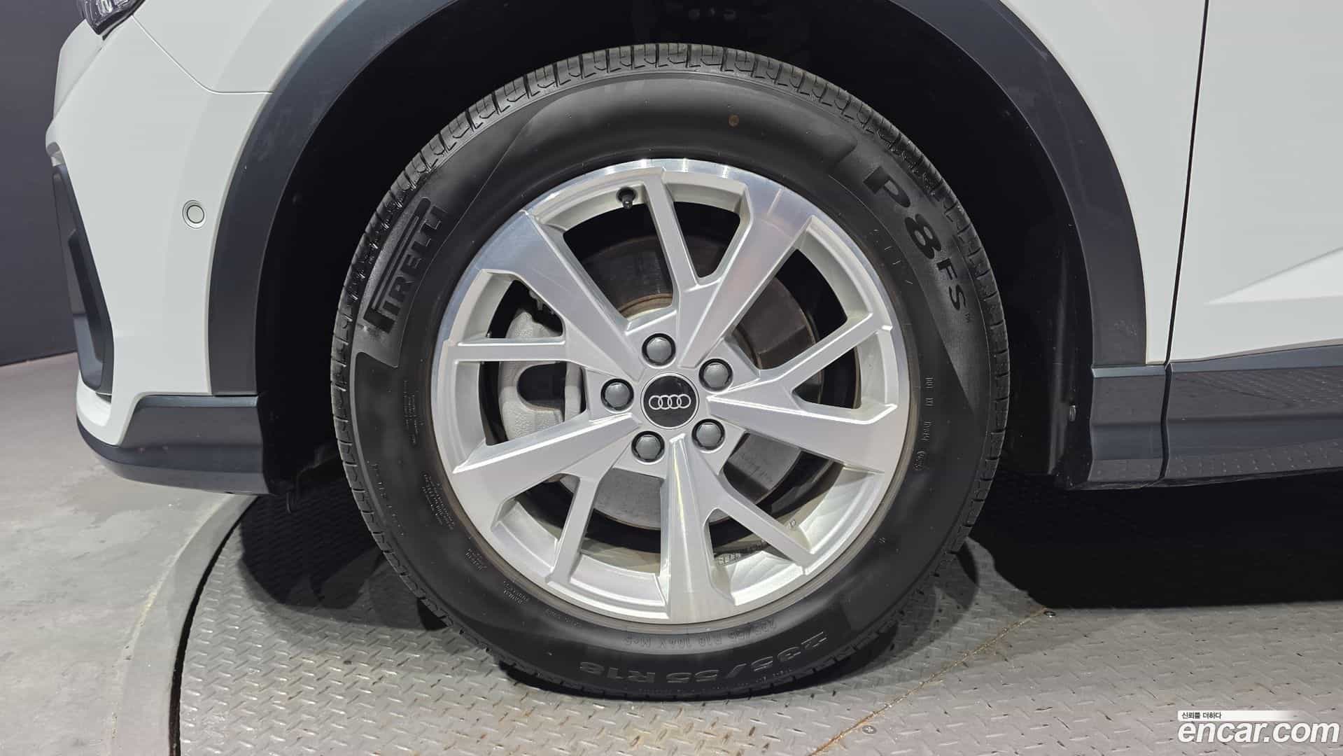 Q3 Audi 2023.11-OUTER-005