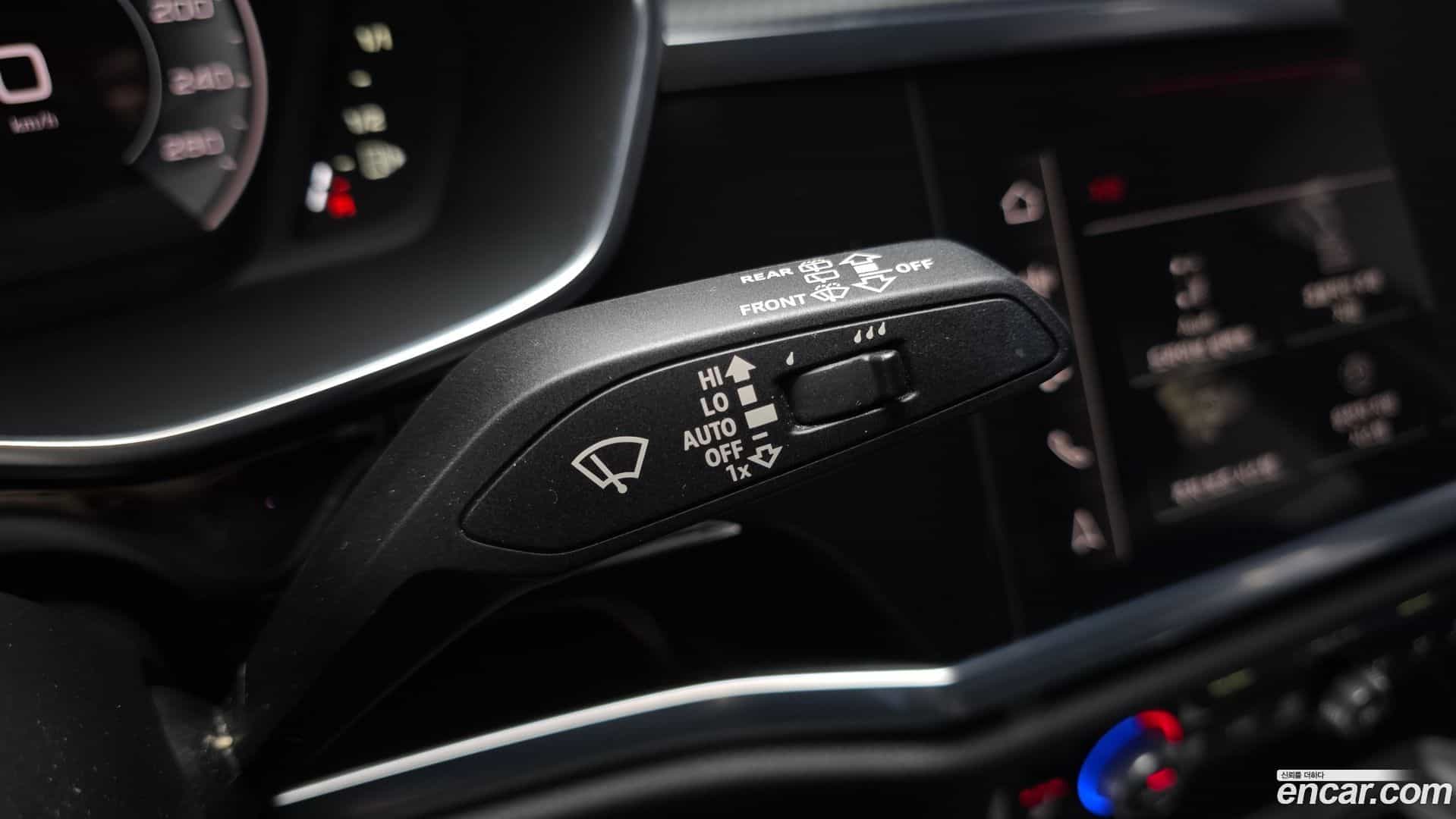 Q3 Audi 2023.11-OPTION-041