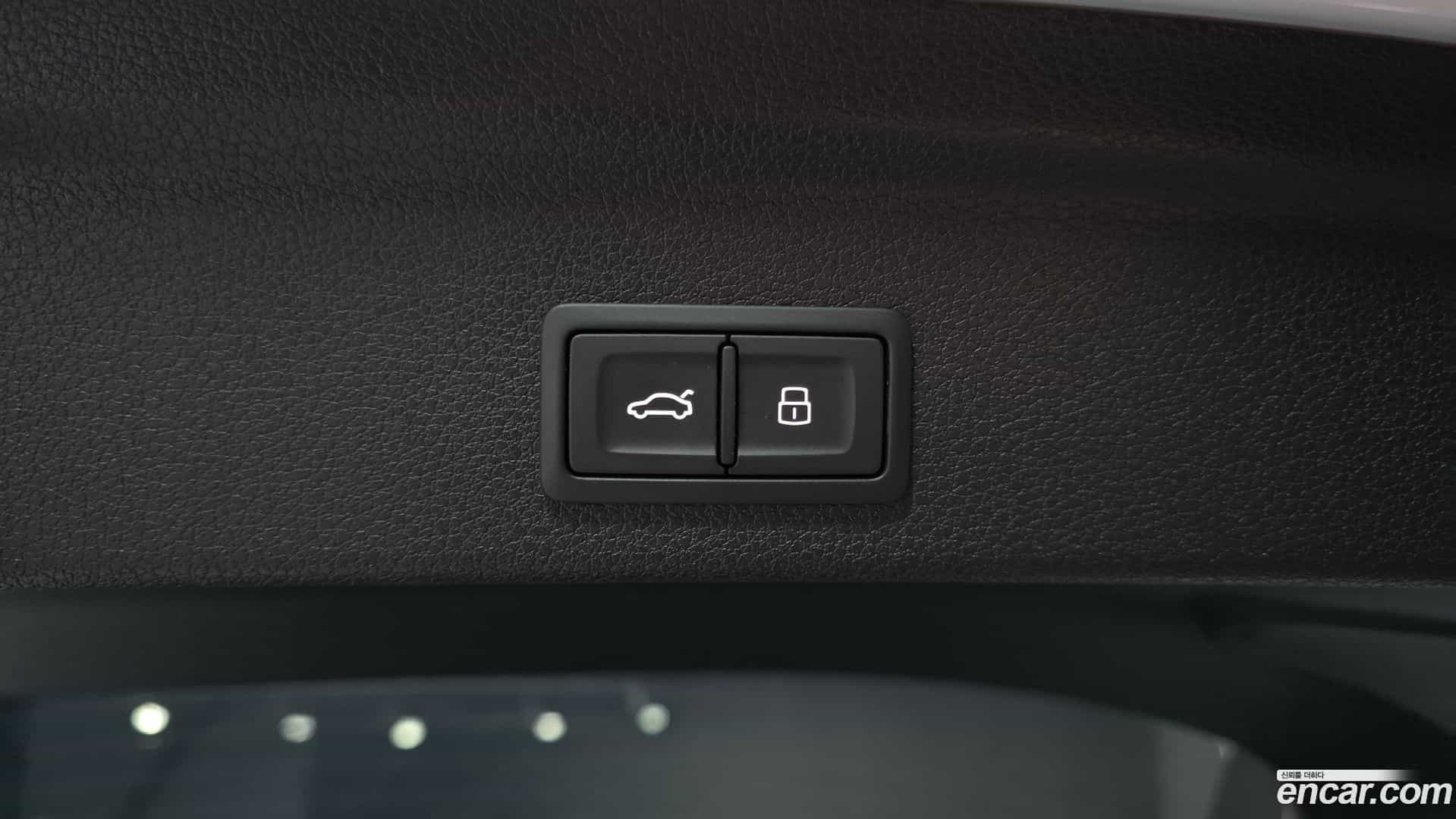 Q3 Audi 2023.11-OPTION-046