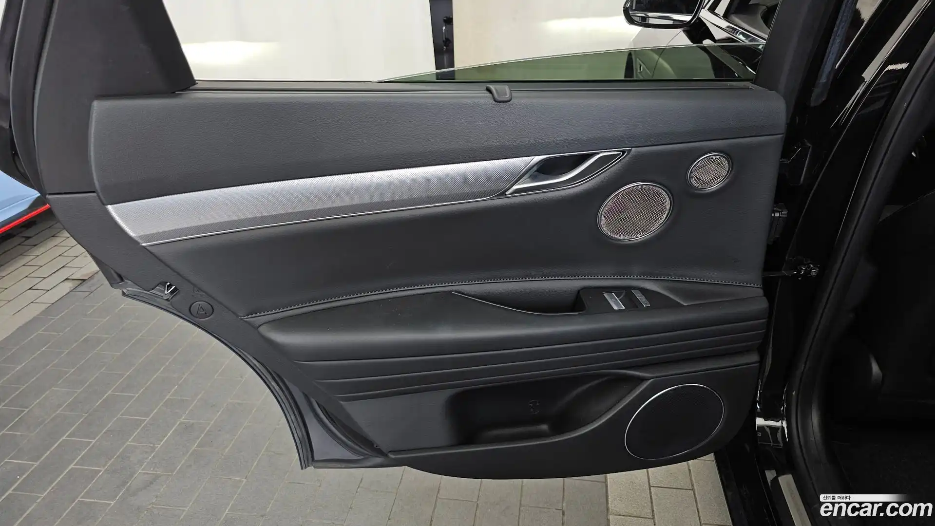 G80 Genesis 2023.11-INNER-035