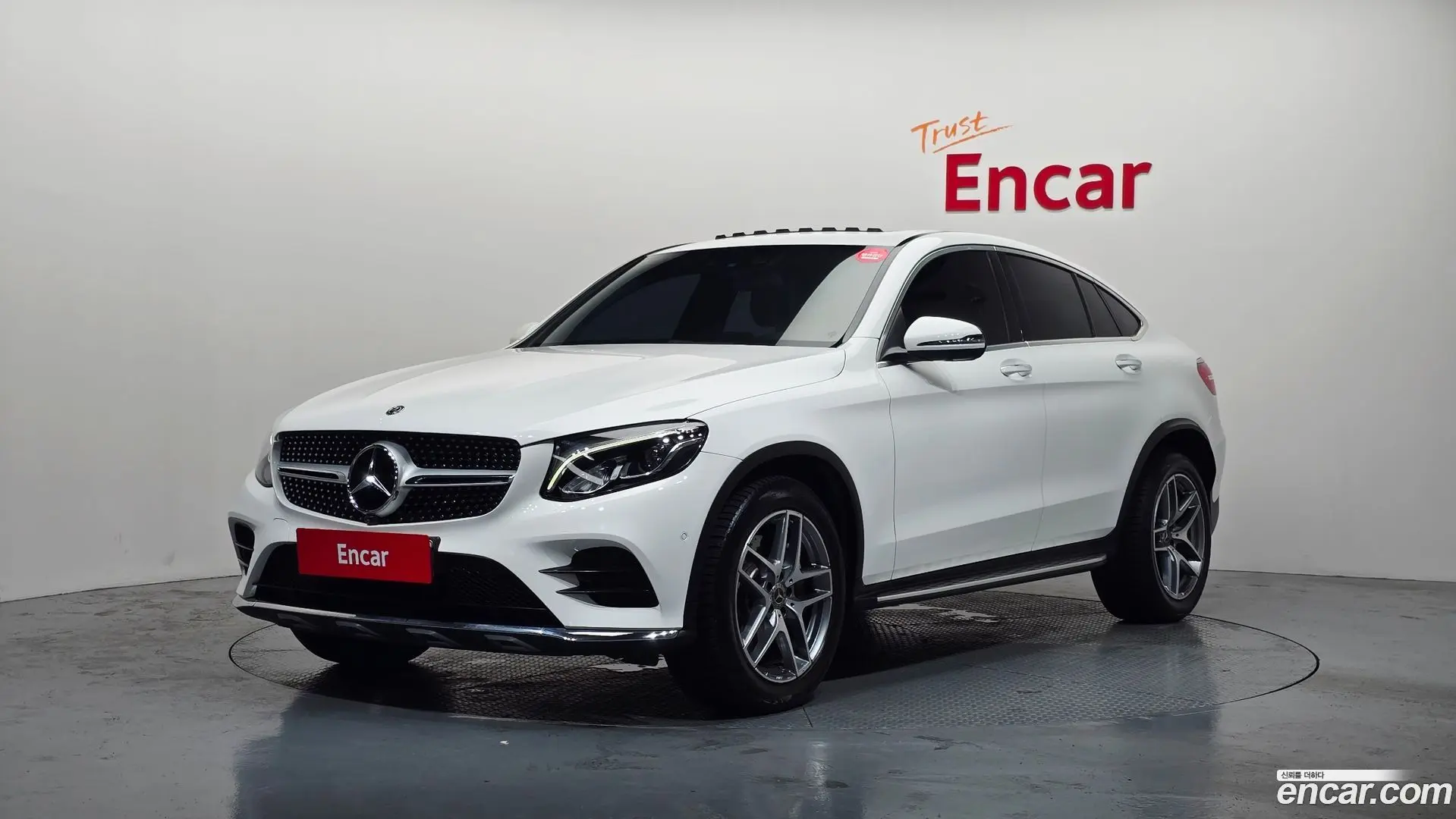 Main__Slider__Photo:GLC-Class Mercedes-Benz 2018.2-0