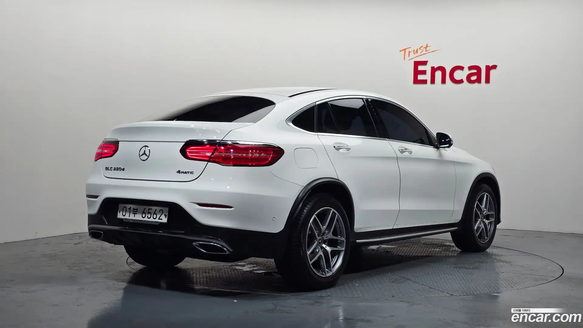 GLC-Class Mercedes-Benz 2018.2-OUTER-002