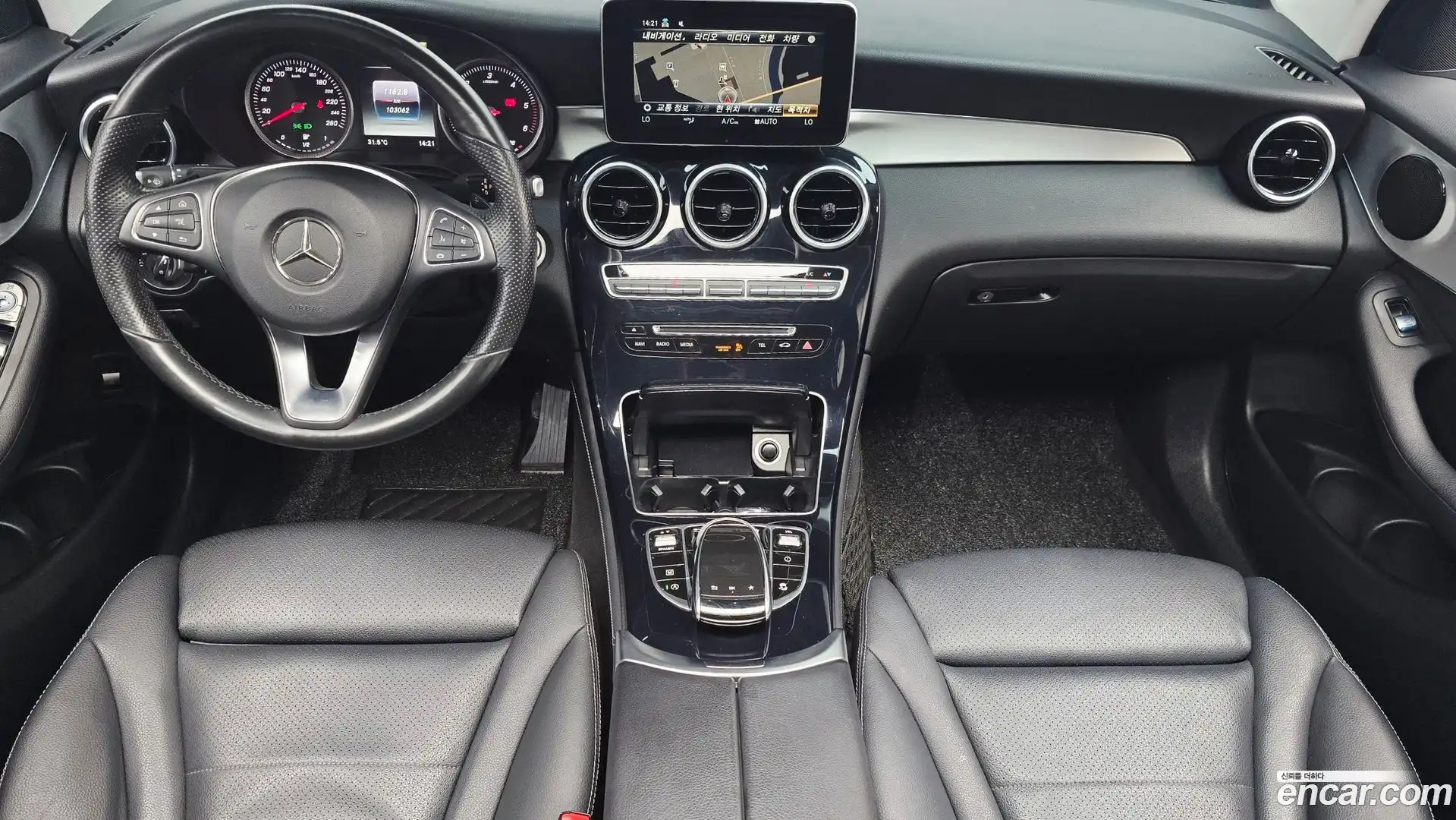 GLC-Class Mercedes-Benz 2018.2-INNER-007