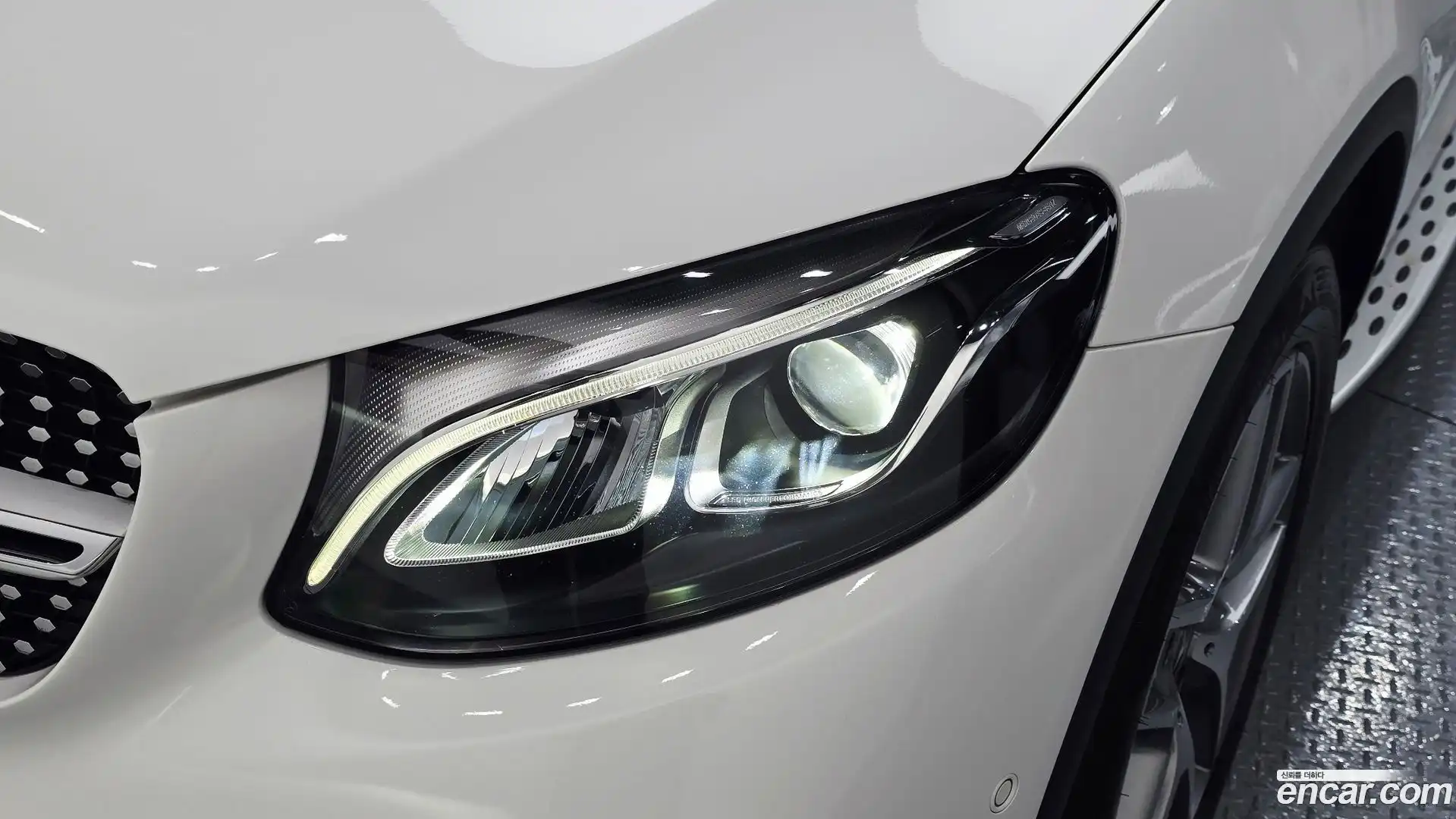 GLC-Class Mercedes-Benz 2018.2-OUTER-032