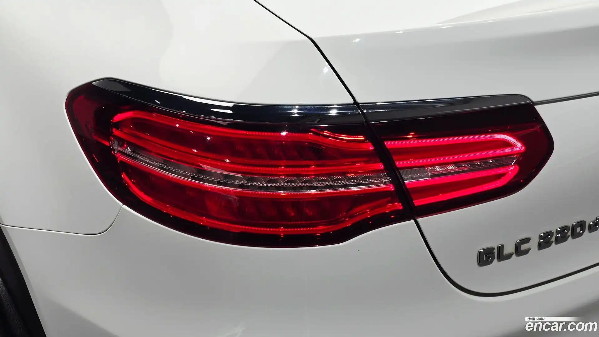 GLC-Class Mercedes-Benz 2018.2-OUTER-033