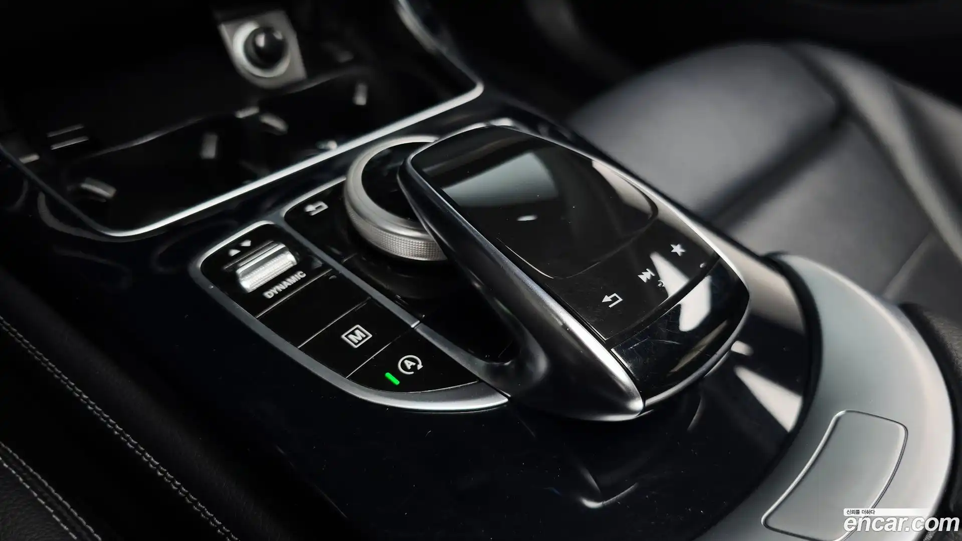 GLC-Class Mercedes-Benz 2018.2-OPTION-042