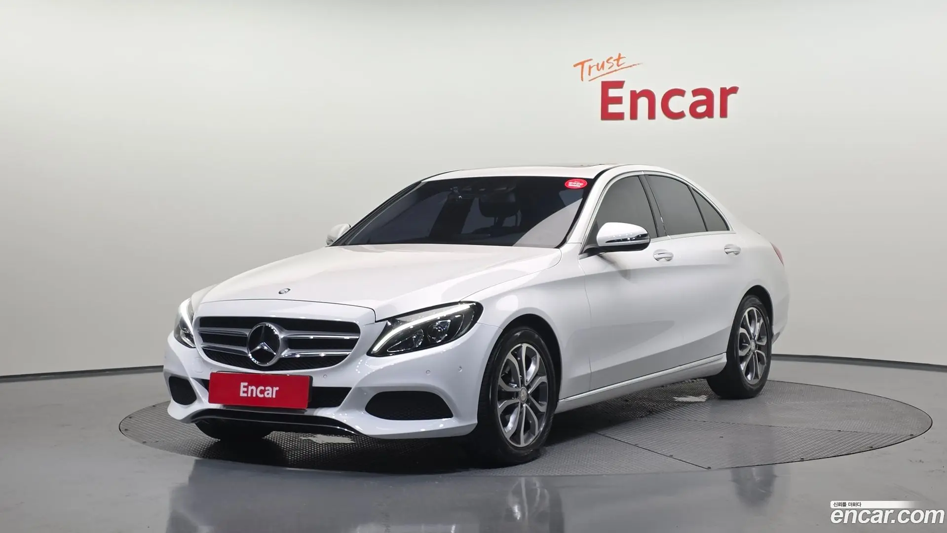 Main__Slider__Photo:C-Class Mercedes-Benz 2016.8-0