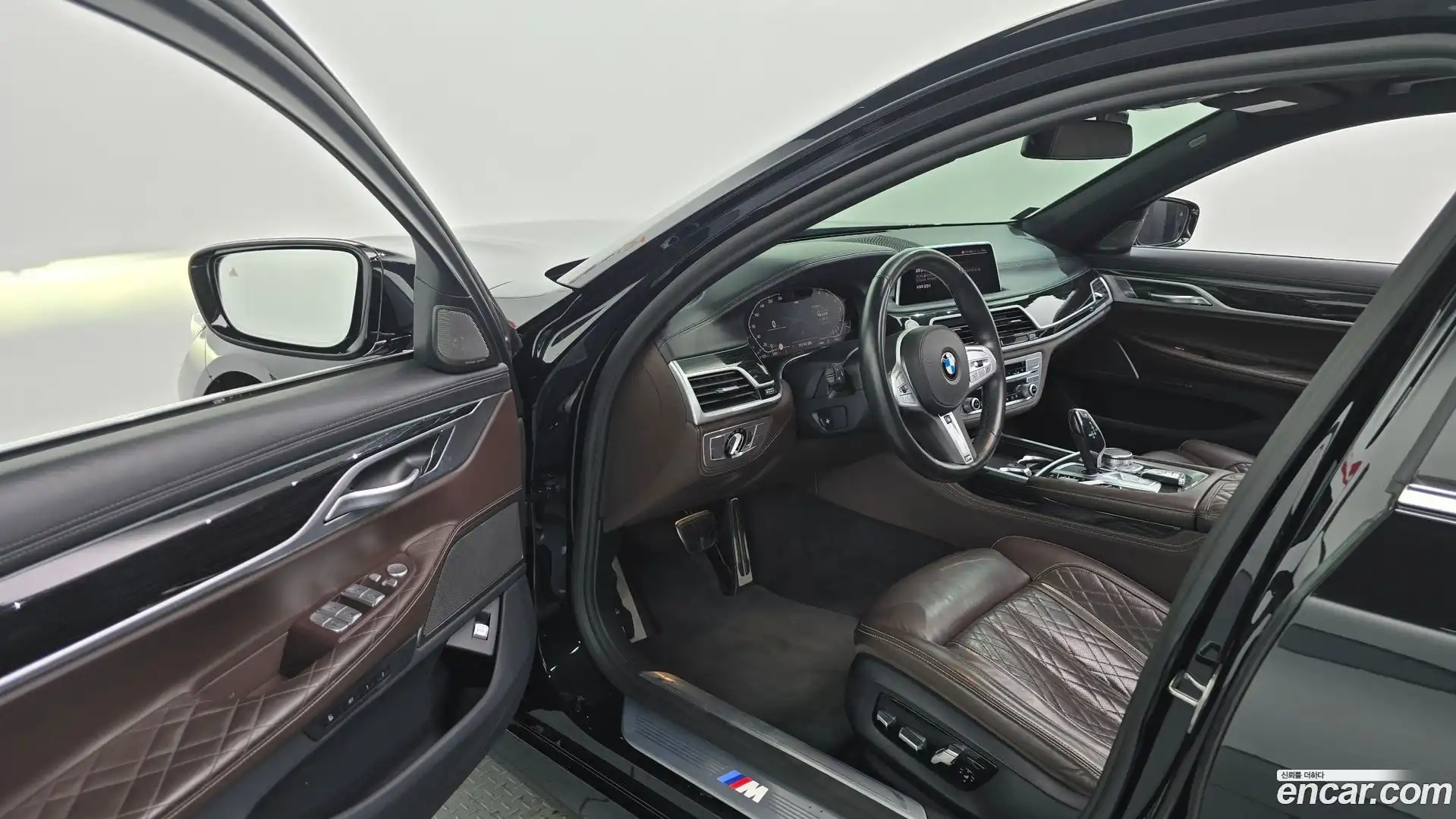 7-Series BMW 2020.6-INNER-010