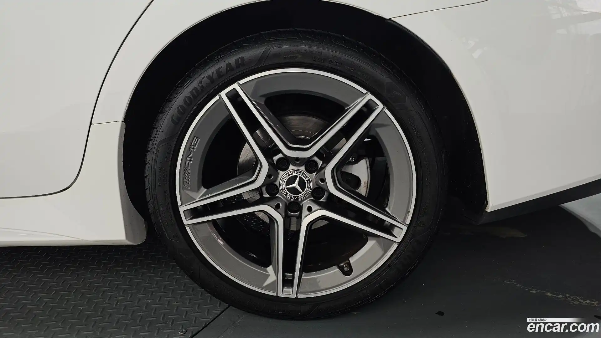 CLS-Class Mercedes-Benz 2019.11-OUTER-031