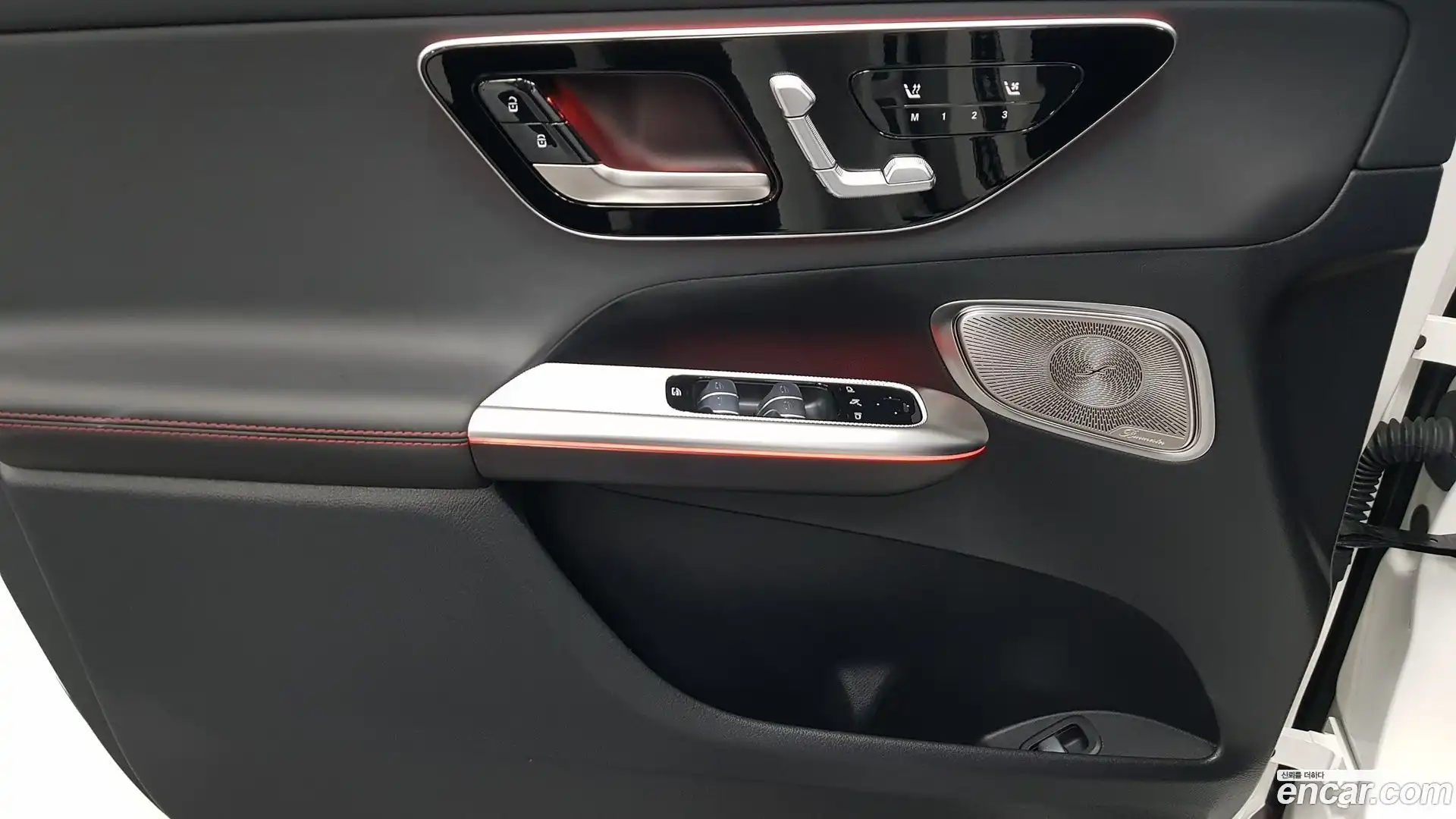 GLC-Class Mercedes-Benz 2025.8-OPTION-019