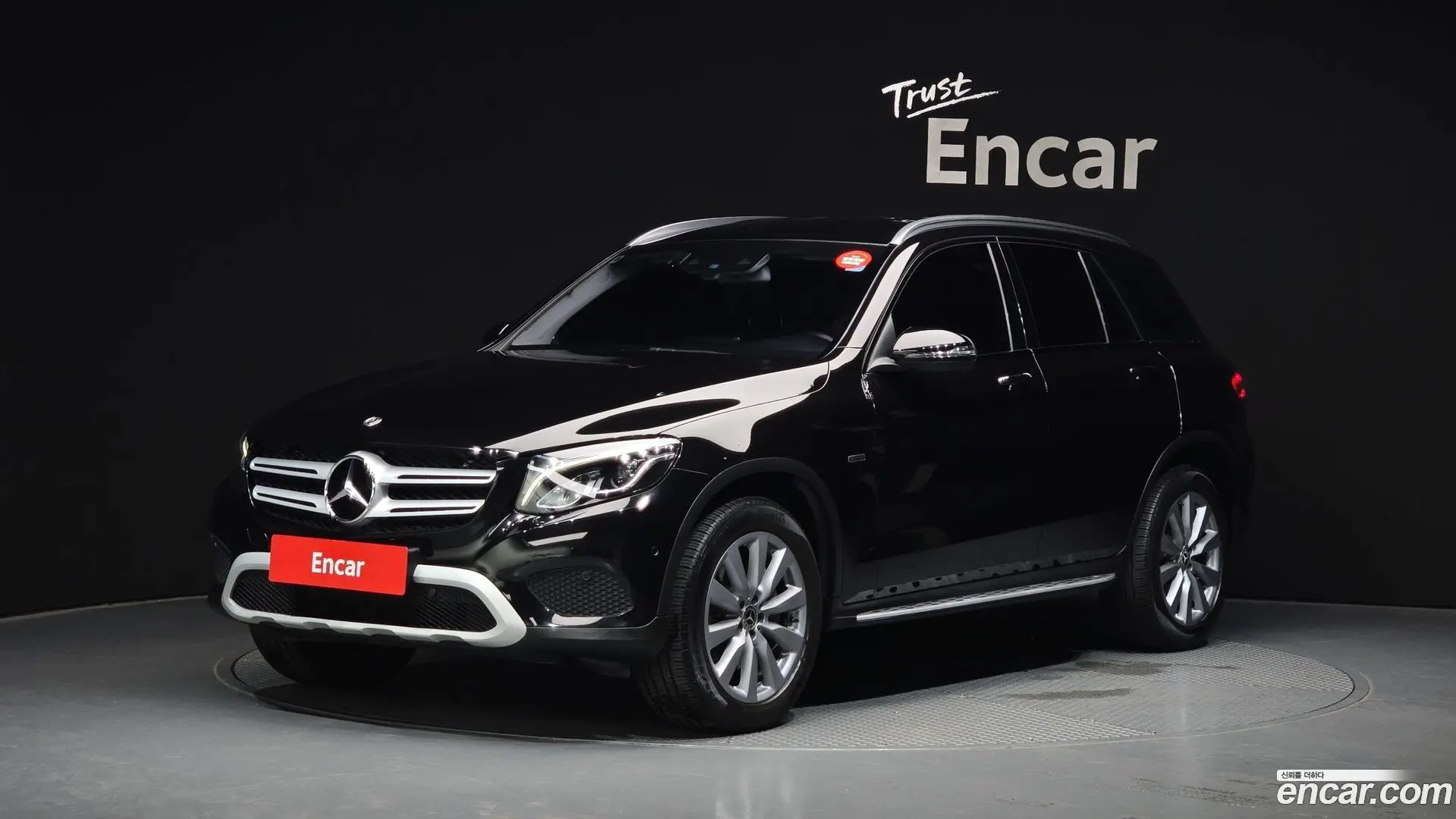 Main__Slider__Photo:GLC-Class Mercedes-Benz 2018.6-0