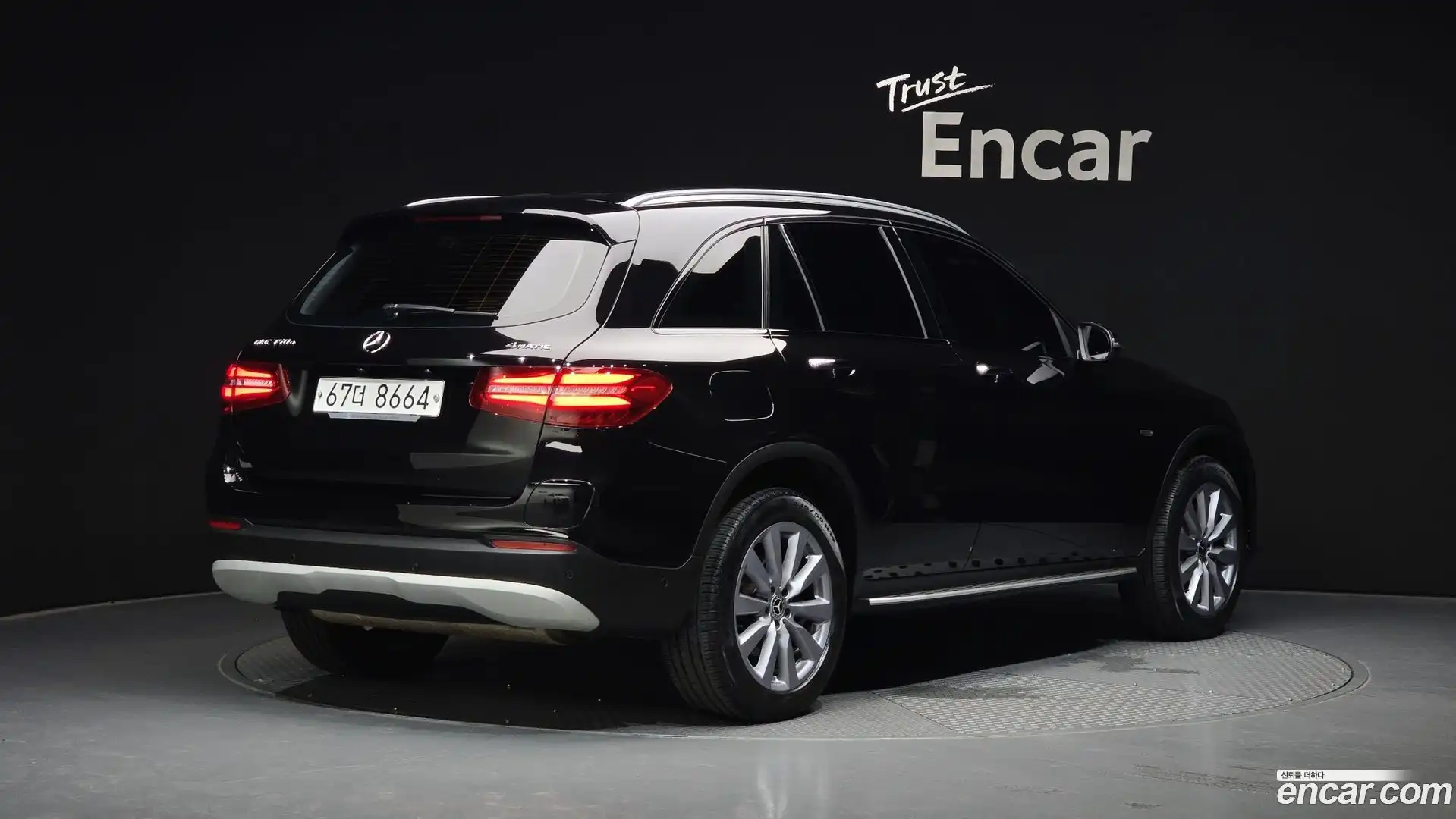 GLC-Class Mercedes-Benz 2018.6-OUTER-002