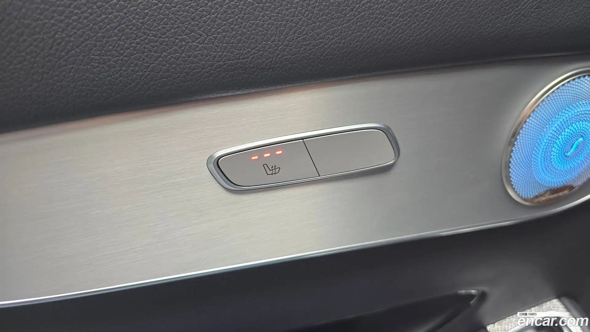 GLC-Class Mercedes-Benz 2018.6-OPTION-022