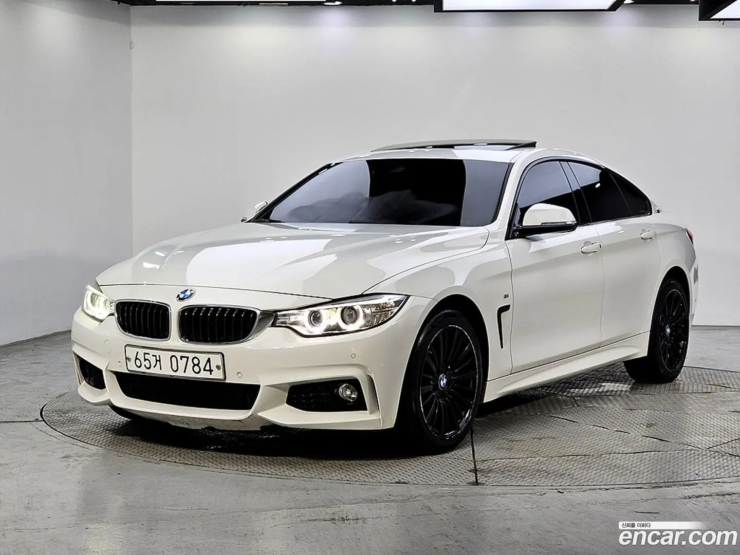 Main__Slider__Photo:4-Series BMW 2016.10-0