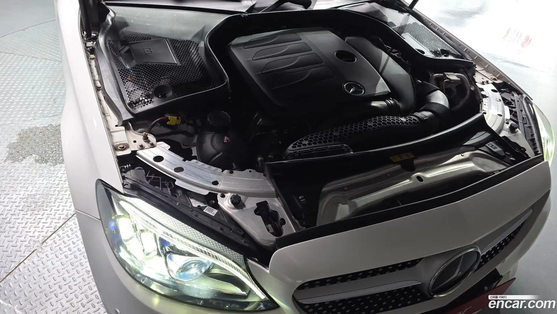 C-Class Mercedes-Benz 2022.8-OUTER-006