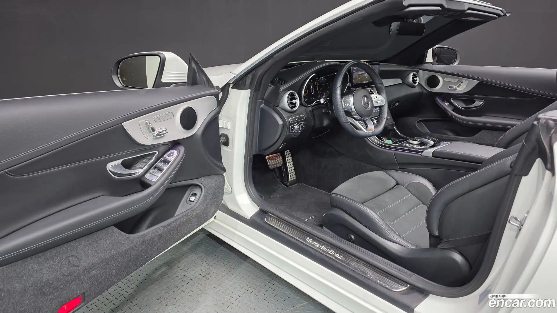 C-Class Mercedes-Benz 2022.8-INNER-010