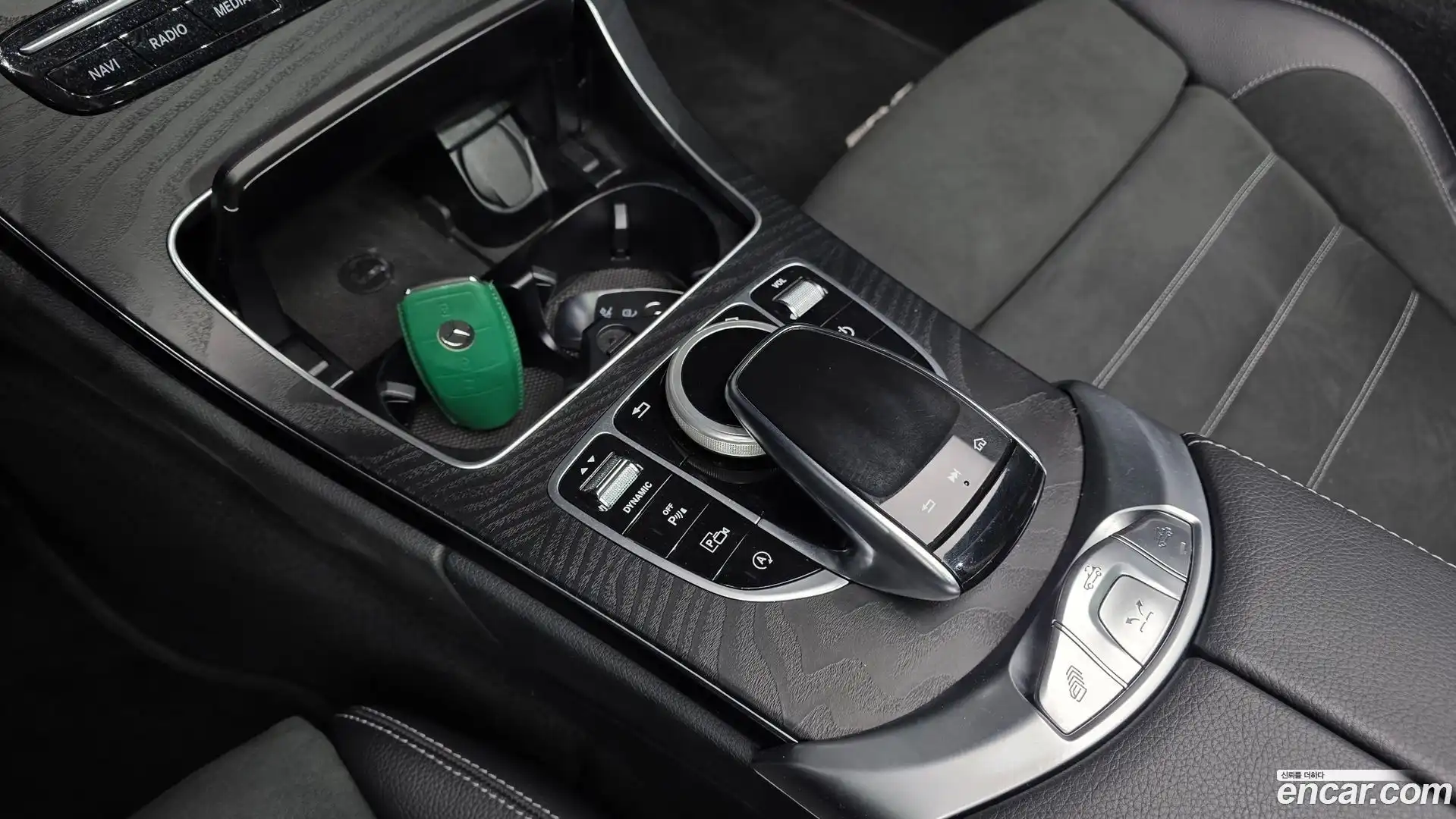 C-Class Mercedes-Benz 2022.8-OPTION-021