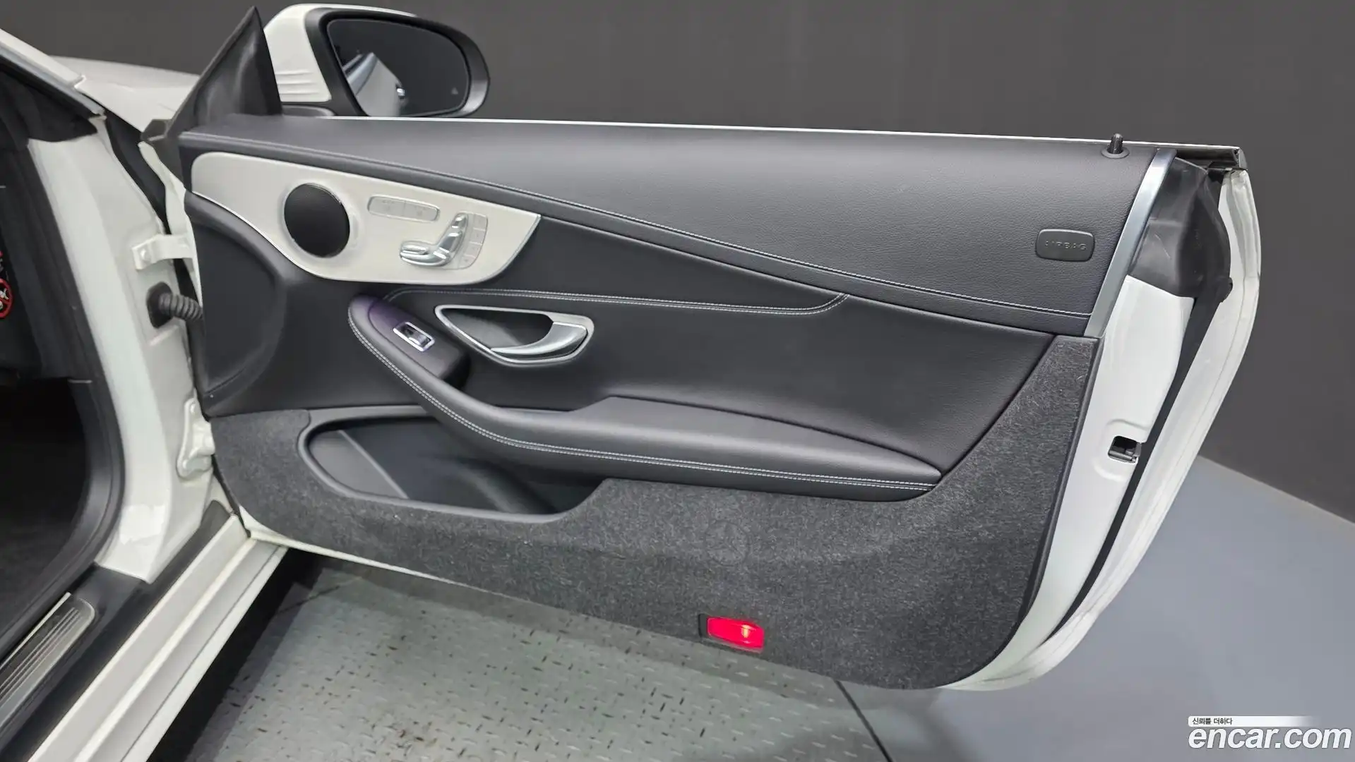 C-Class Mercedes-Benz 2022.8-INNER-034