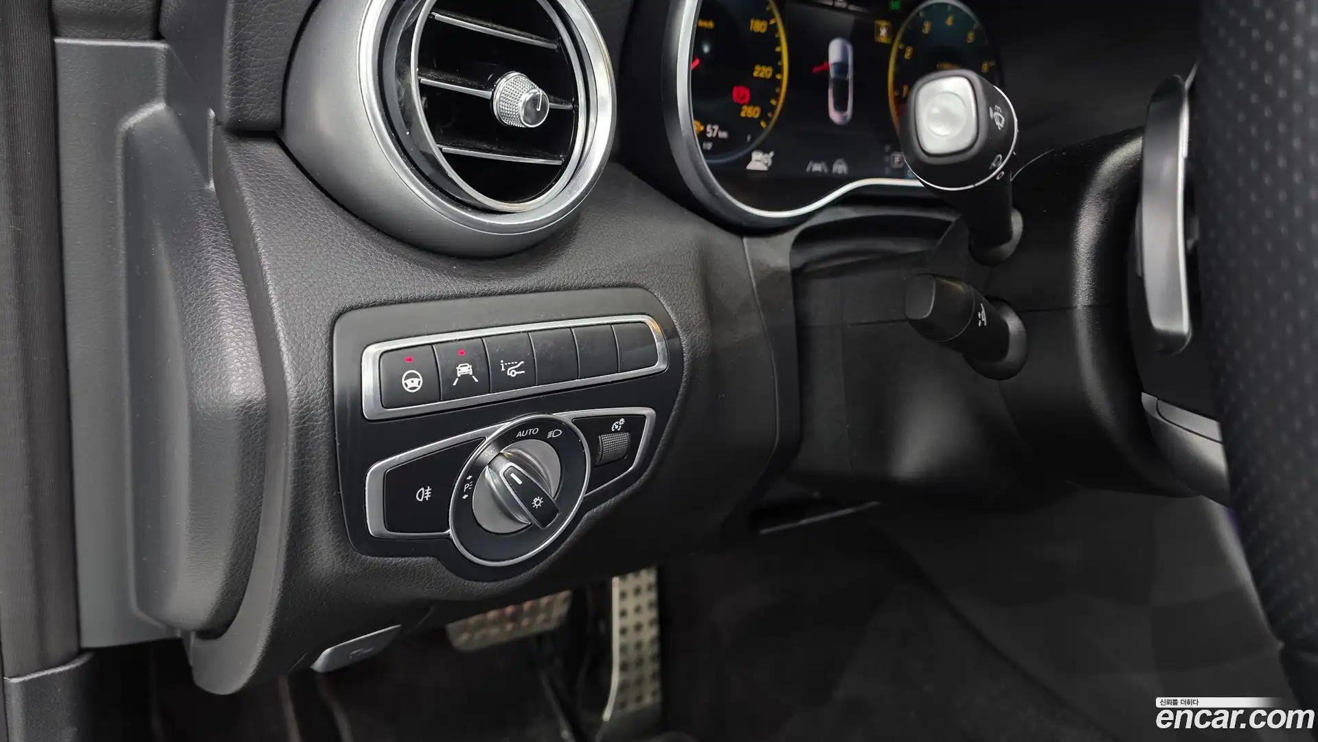 C-Class Mercedes-Benz 2022.8-OPTION-040