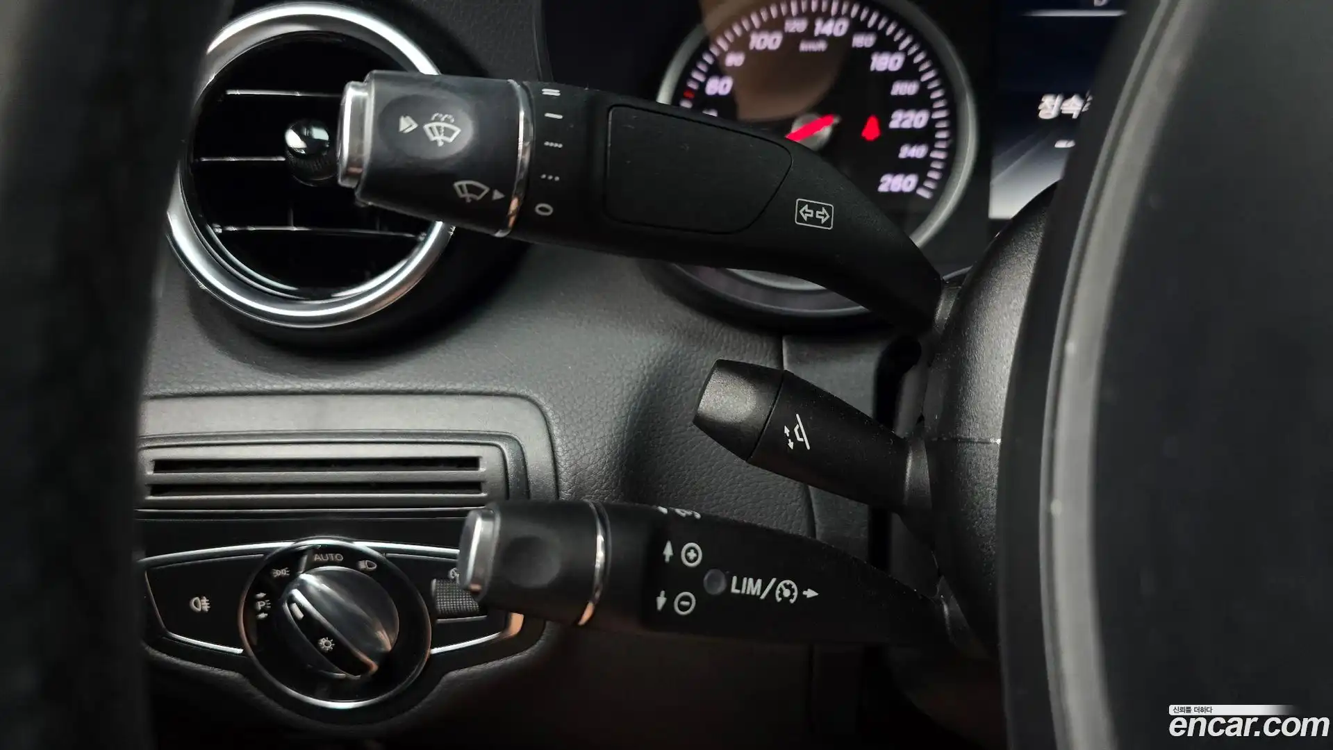 C-Class Mercedes-Benz 2015.8-OPTION-023