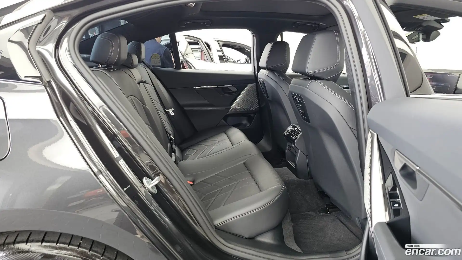 5-Series BMW 2025.8-OPTION-016