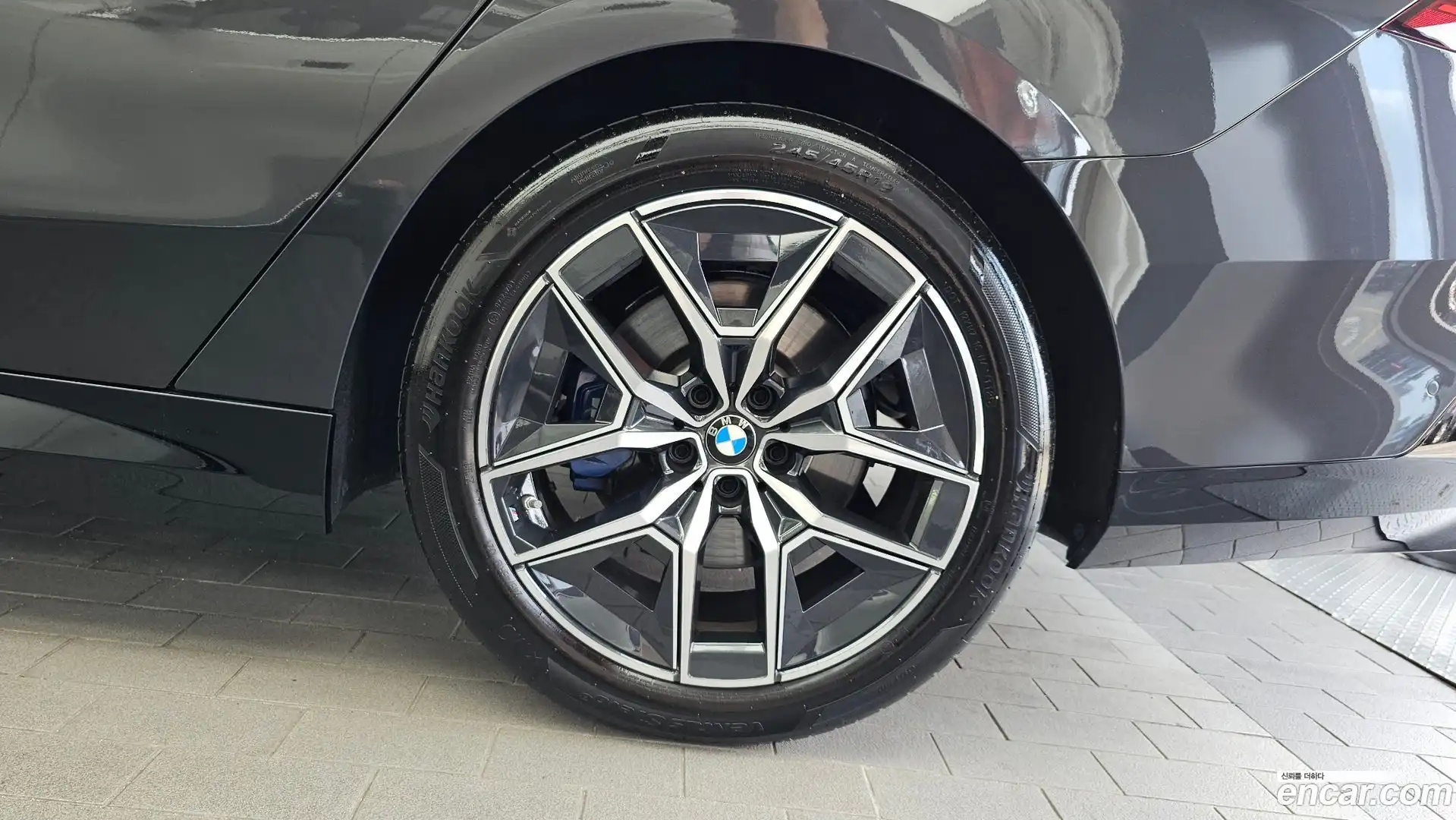 5-Series BMW 2025.8-OUTER-031