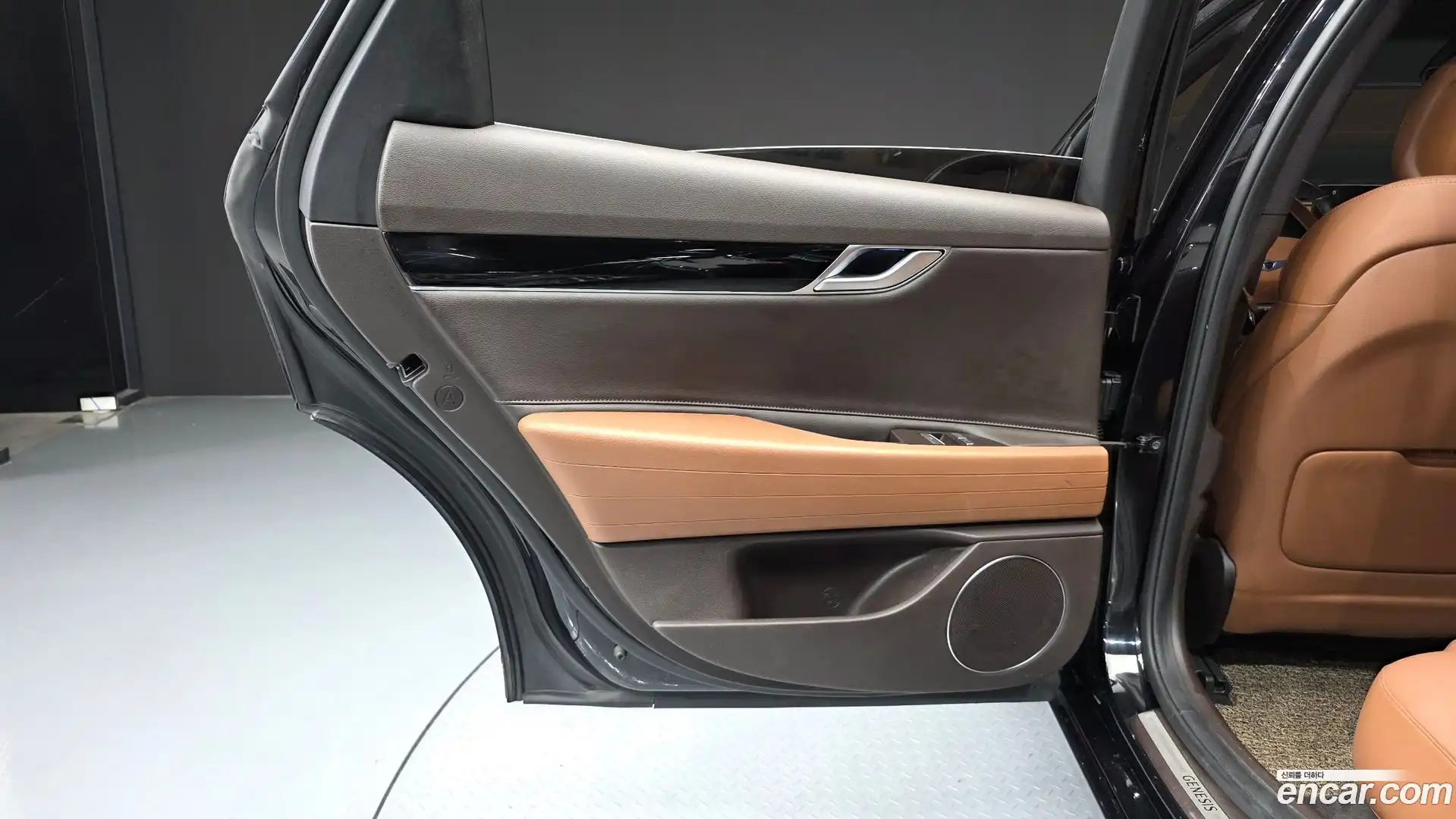 G80 Genesis 2022.4-INNER-035