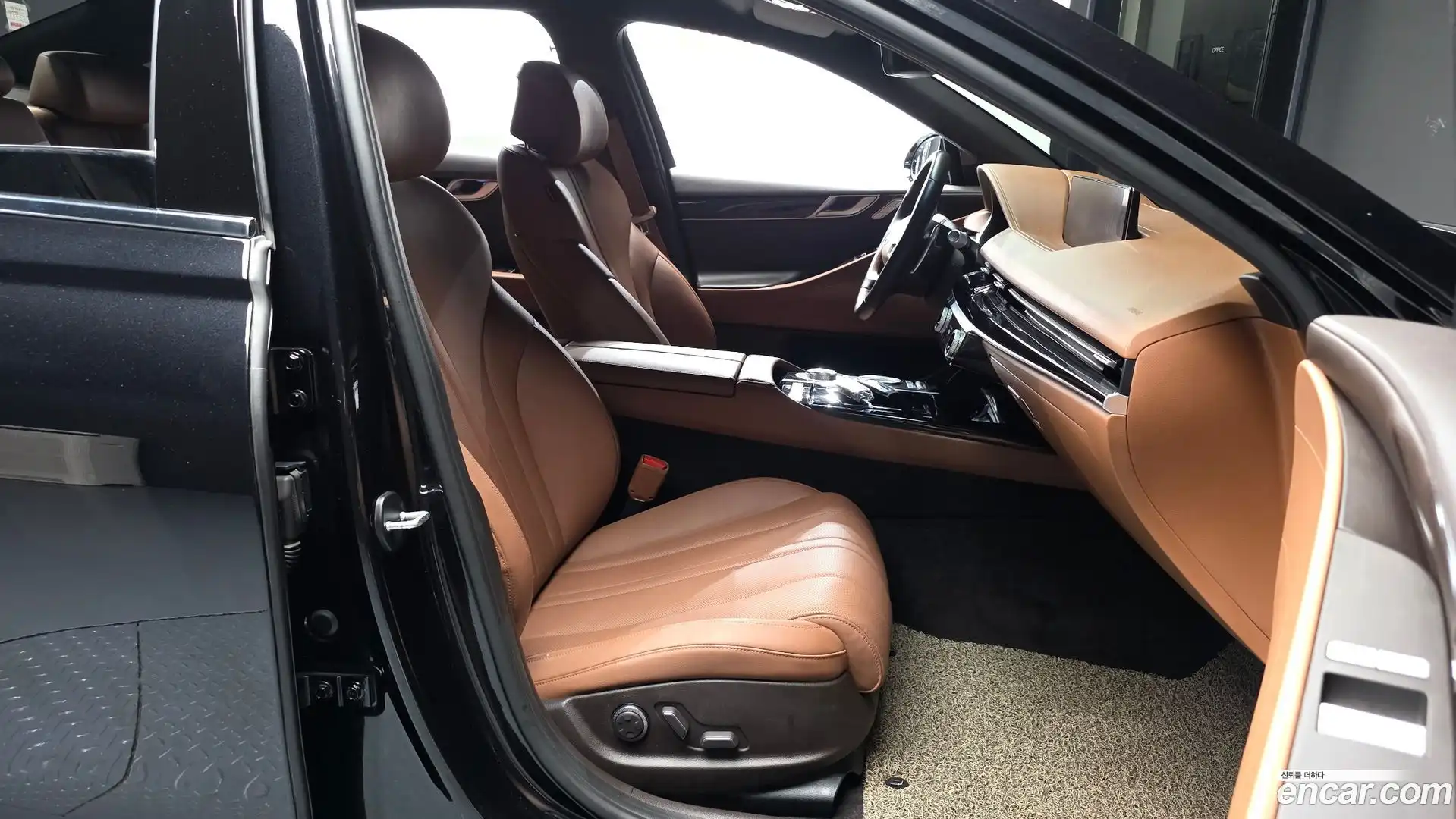 G80 Genesis 2022.4-INNER-036