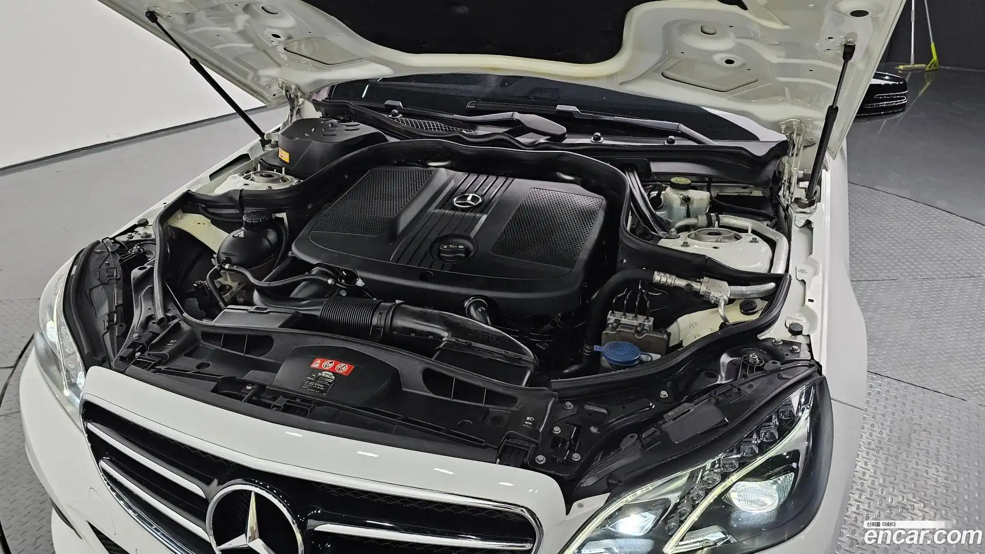 E-Class Mercedes-Benz 2015.6-OUTER-006