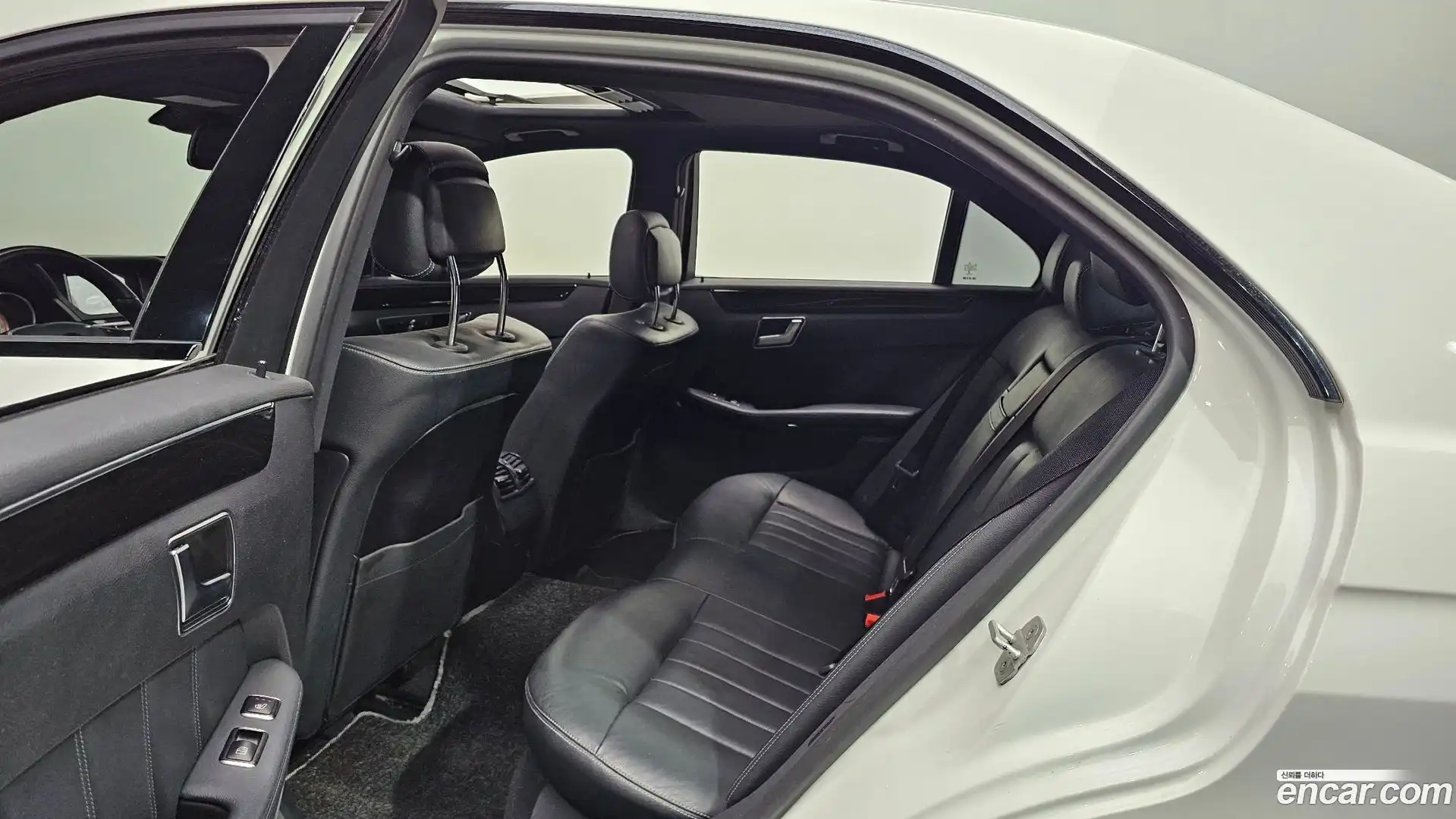 E-Class Mercedes-Benz 2015.6-OPTION-016