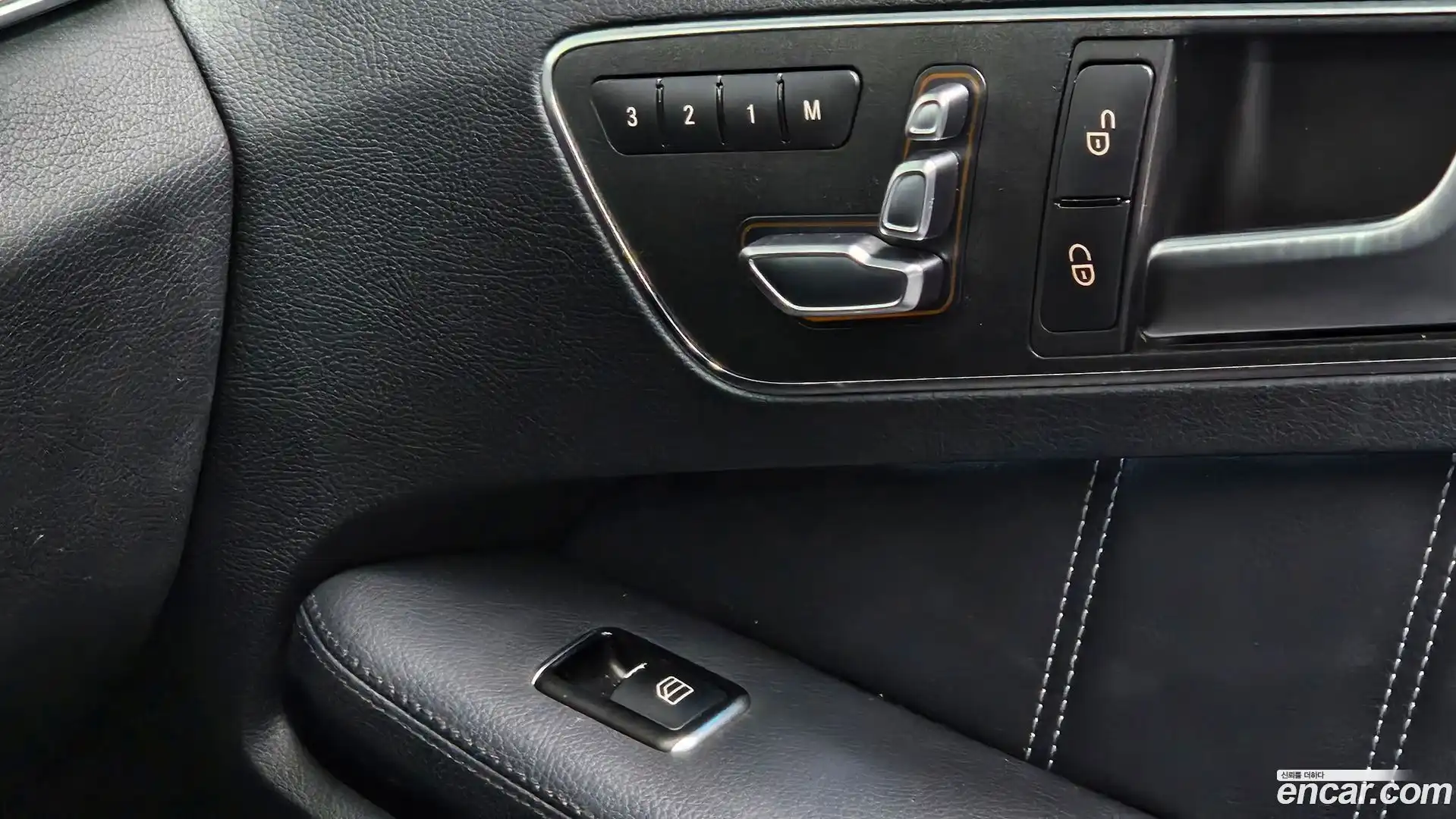 E-Class Mercedes-Benz 2015.6-OPTION-024