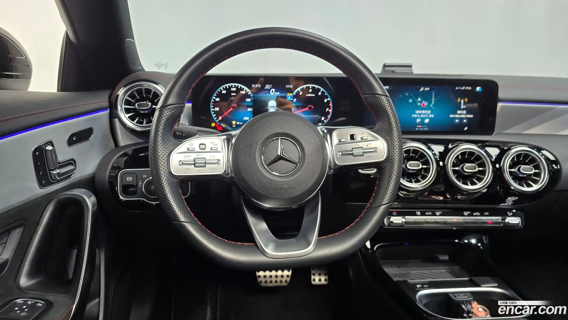 CLA-Class Mercedes-Benz 2023.5-OPTION-017