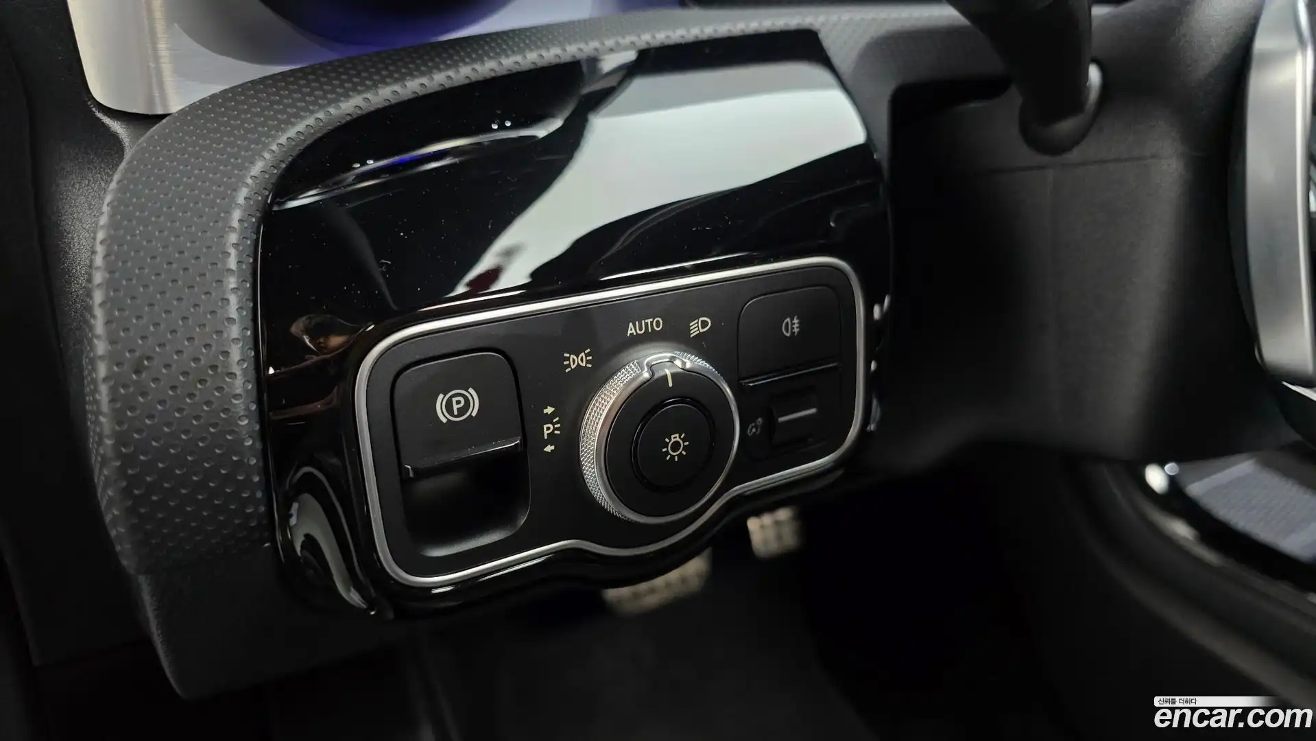 CLA-Class Mercedes-Benz 2023.5-OPTION-024