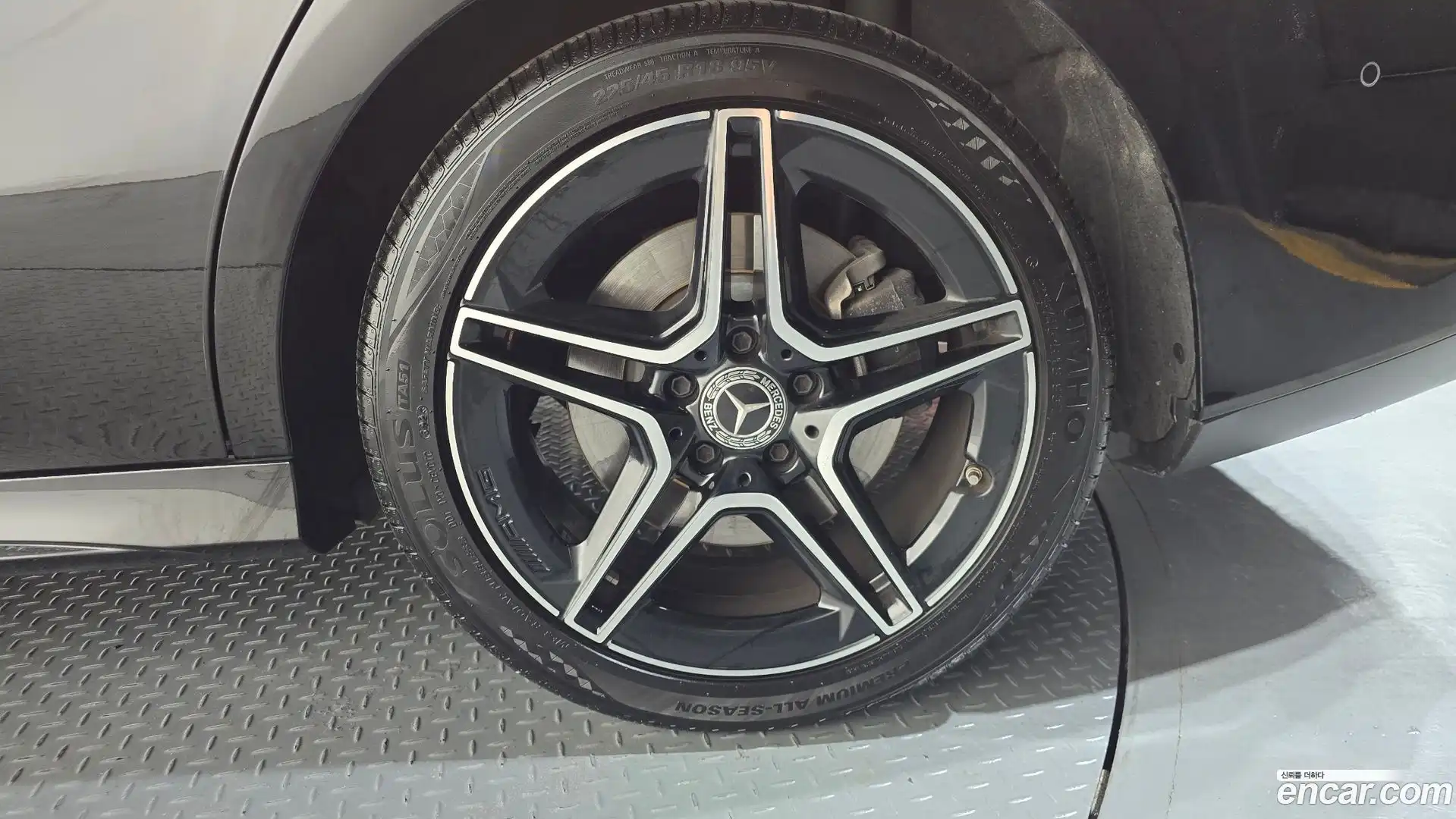 CLA-Class Mercedes-Benz 2023.5-OUTER-031