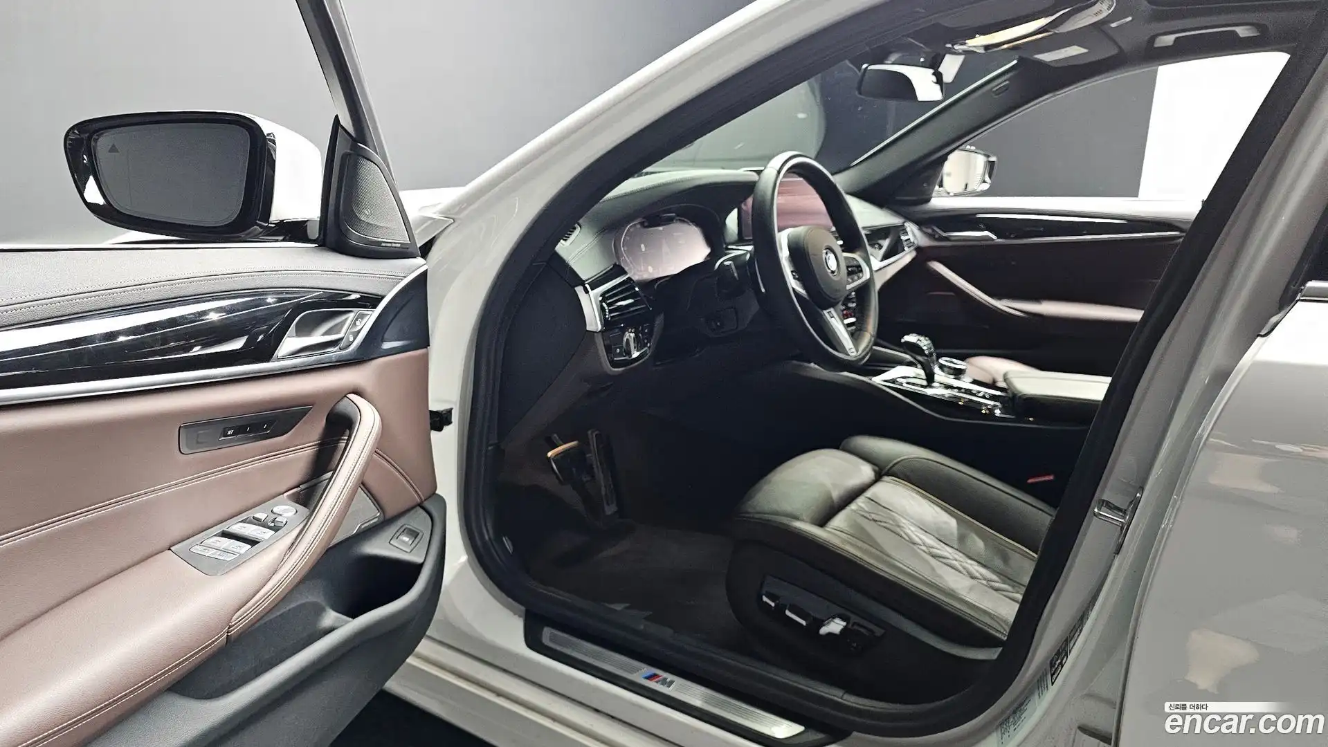 5-Series BMW 2022.9-INNER-010